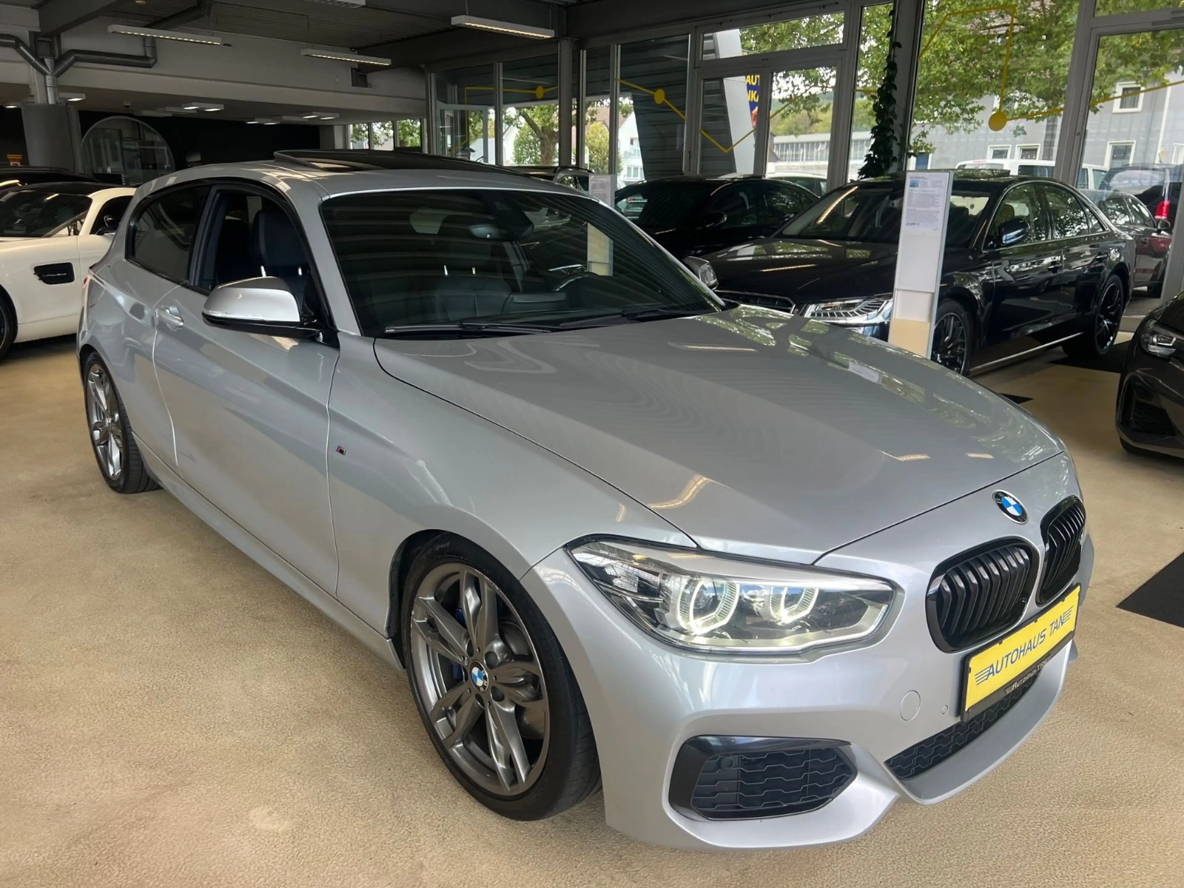 BMW 135 i xDrive * SCHIEBEDACH * LEDER * — photo 3