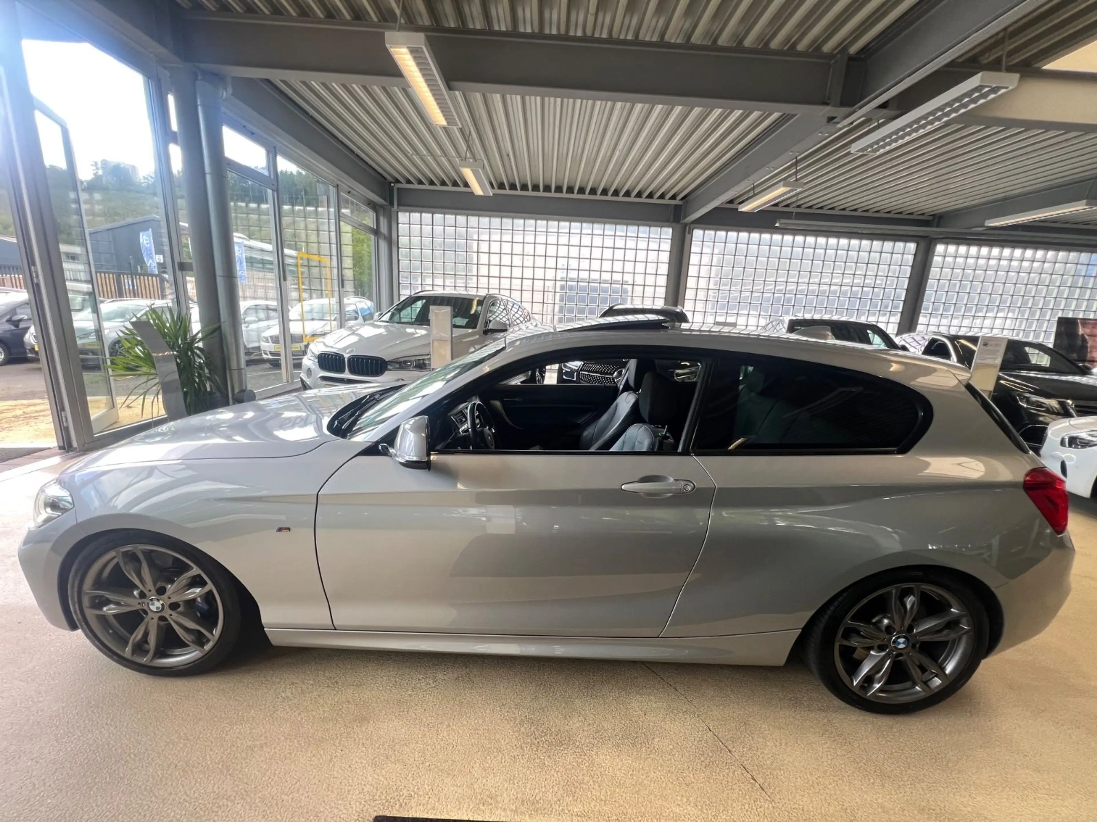 BMW 135 i xDrive * SCHIEBEDACH * LEDER * — photo 8