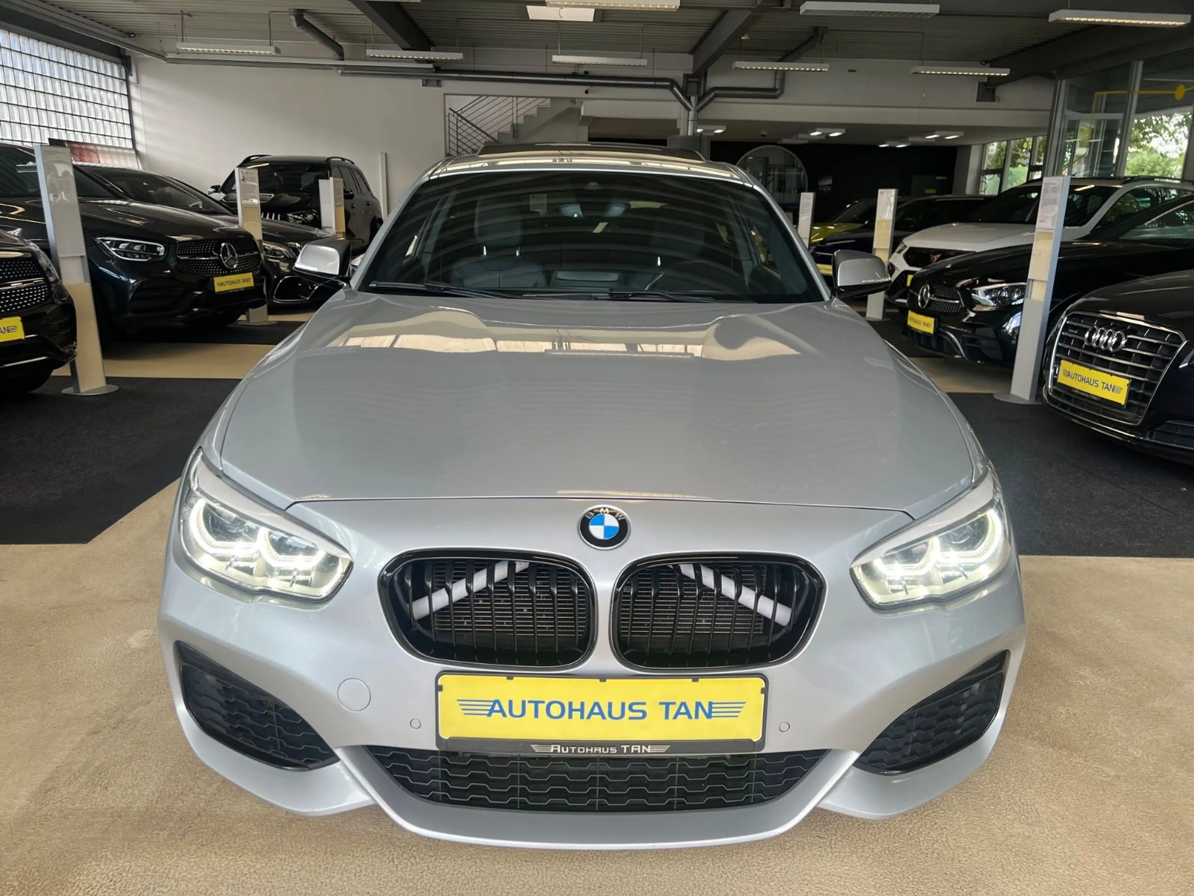 BMW 135 i xDrive * SCHIEBEDACH * LEDER * — photo 2
