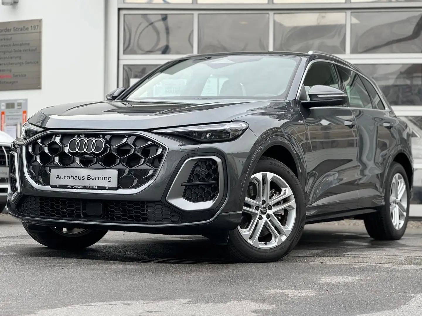 Audi Q5 40TDI QUATTRO 2x S Line MATRIX 360 NEW MODE Grau - 1