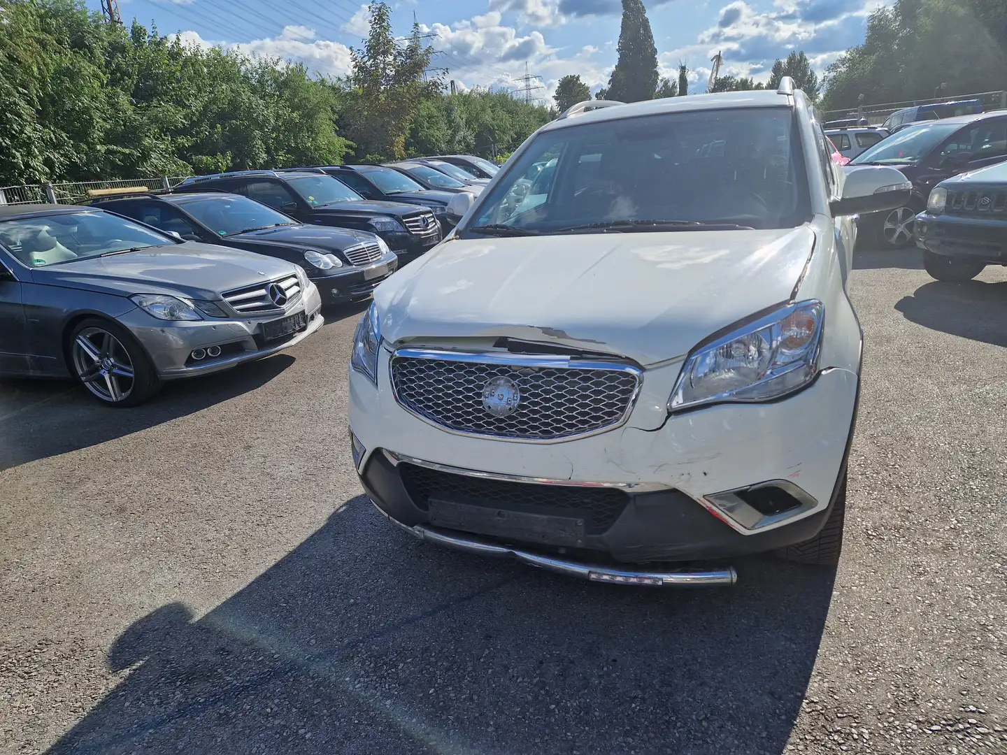SsangYong Korando 2.0 e-XDi DPF 4WD Automatik Sapphire Weiß - 2