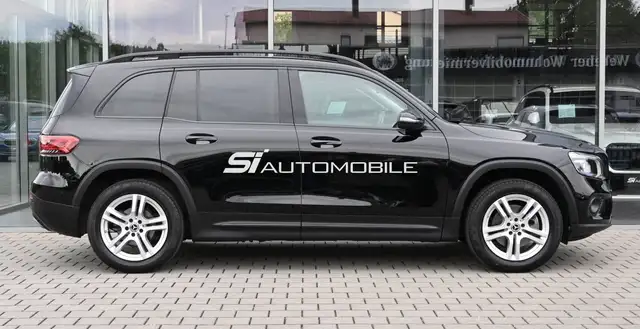 Mercedes-Benz GLB view 6