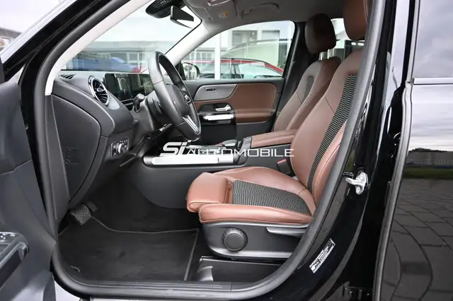 Mercedes-Benz GLB view 10