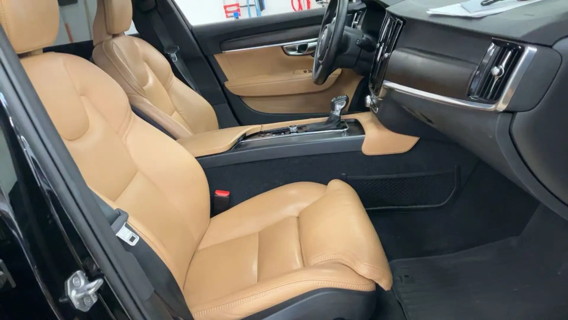 Volvo V90 Cross Country V90 Cross Country 2.0 D4 Pro AWD Negru - 2