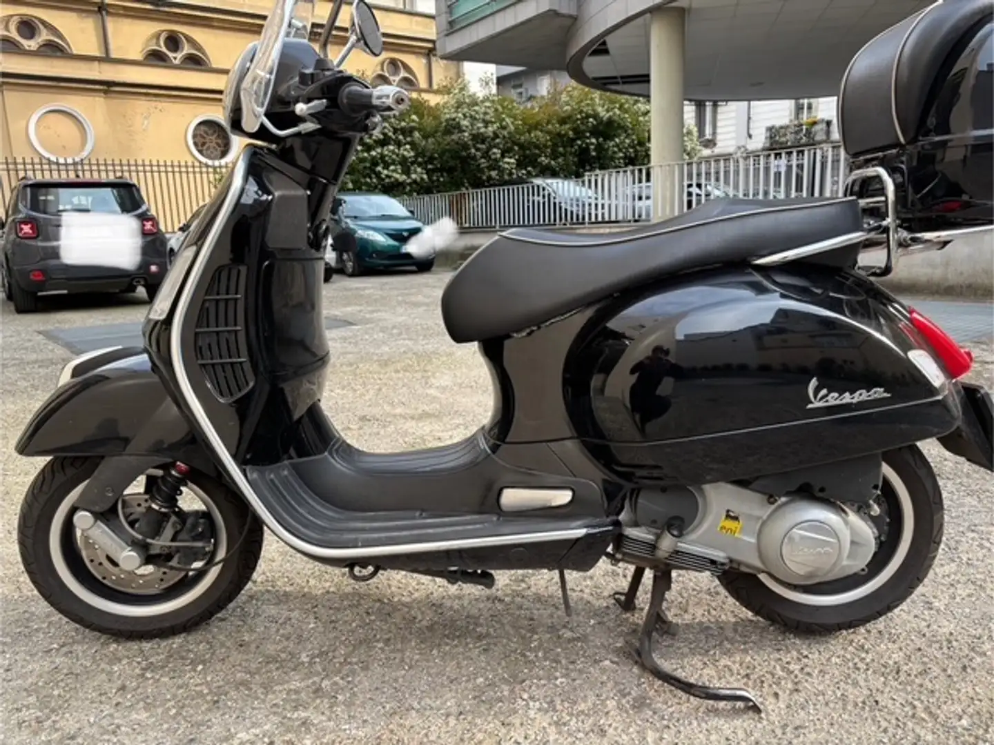 Vespa GTS Touring 300 GTS IE Negro - 2