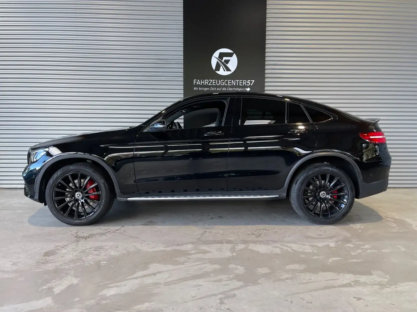 Mercedes-Benz GLC 300 Coupe  4MATIC/CARPLAY/360°/BURMESTER/LED Schwarz - 2