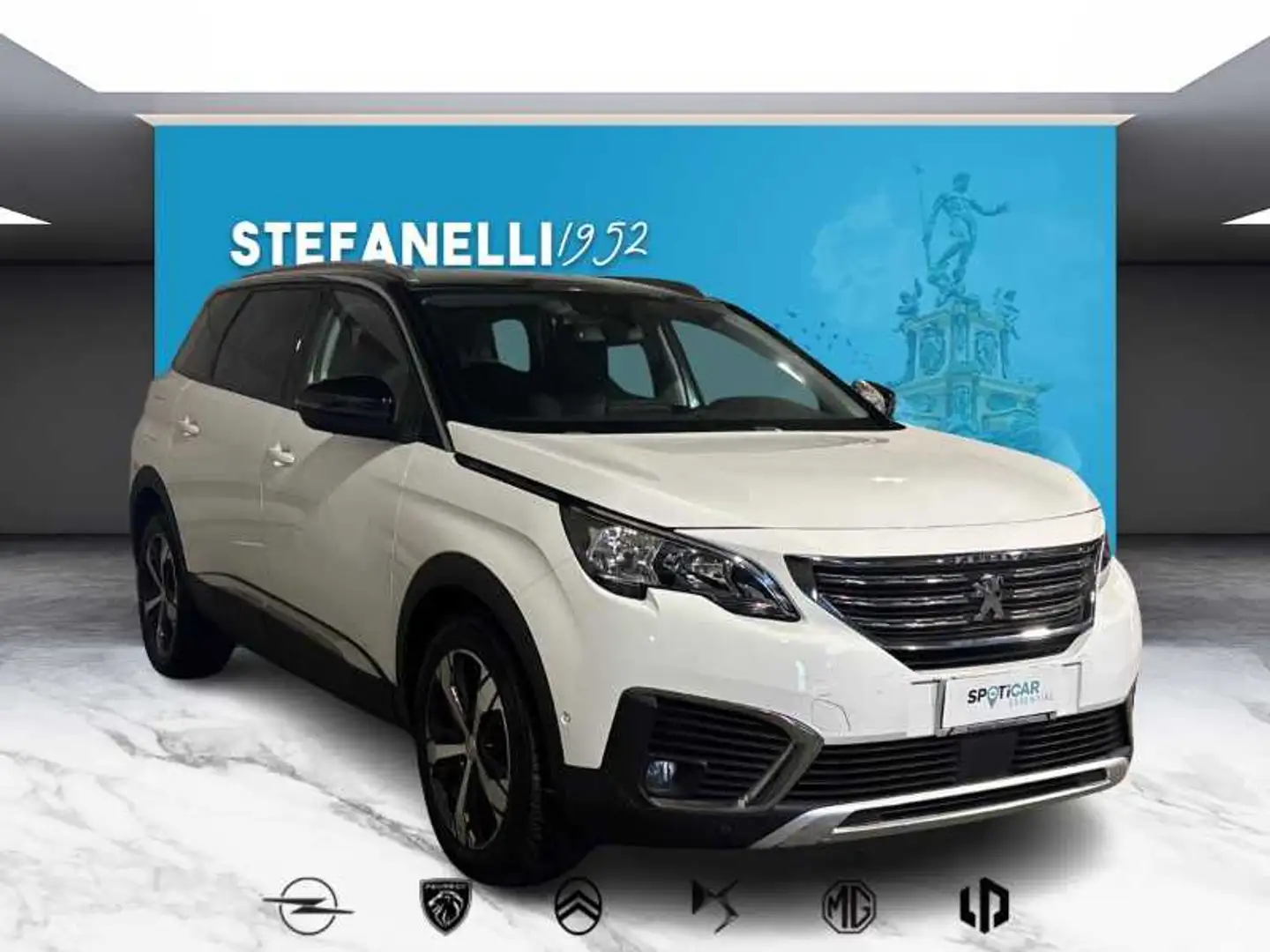Peugeot 5008 II 2016 - 5008 1.5 bluehdi Allure s&s 130cv 7p.ti Bianco - 1