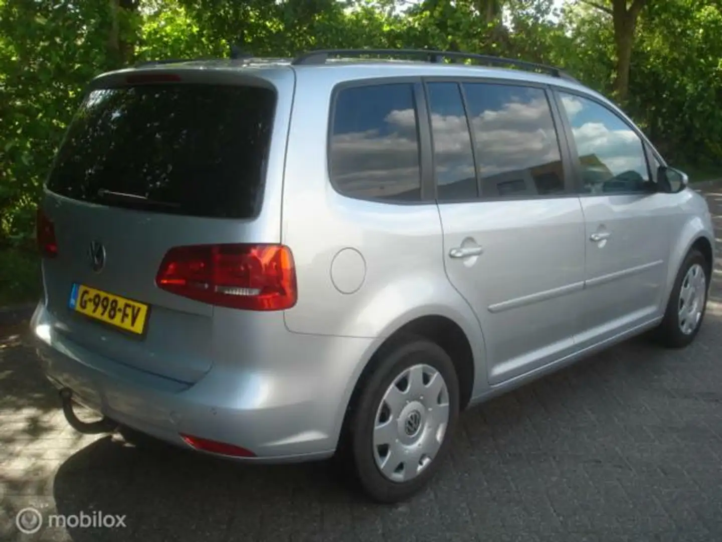 Volkswagen Touran 1.6 TDI Comfortline BlueMotion Grau - 2