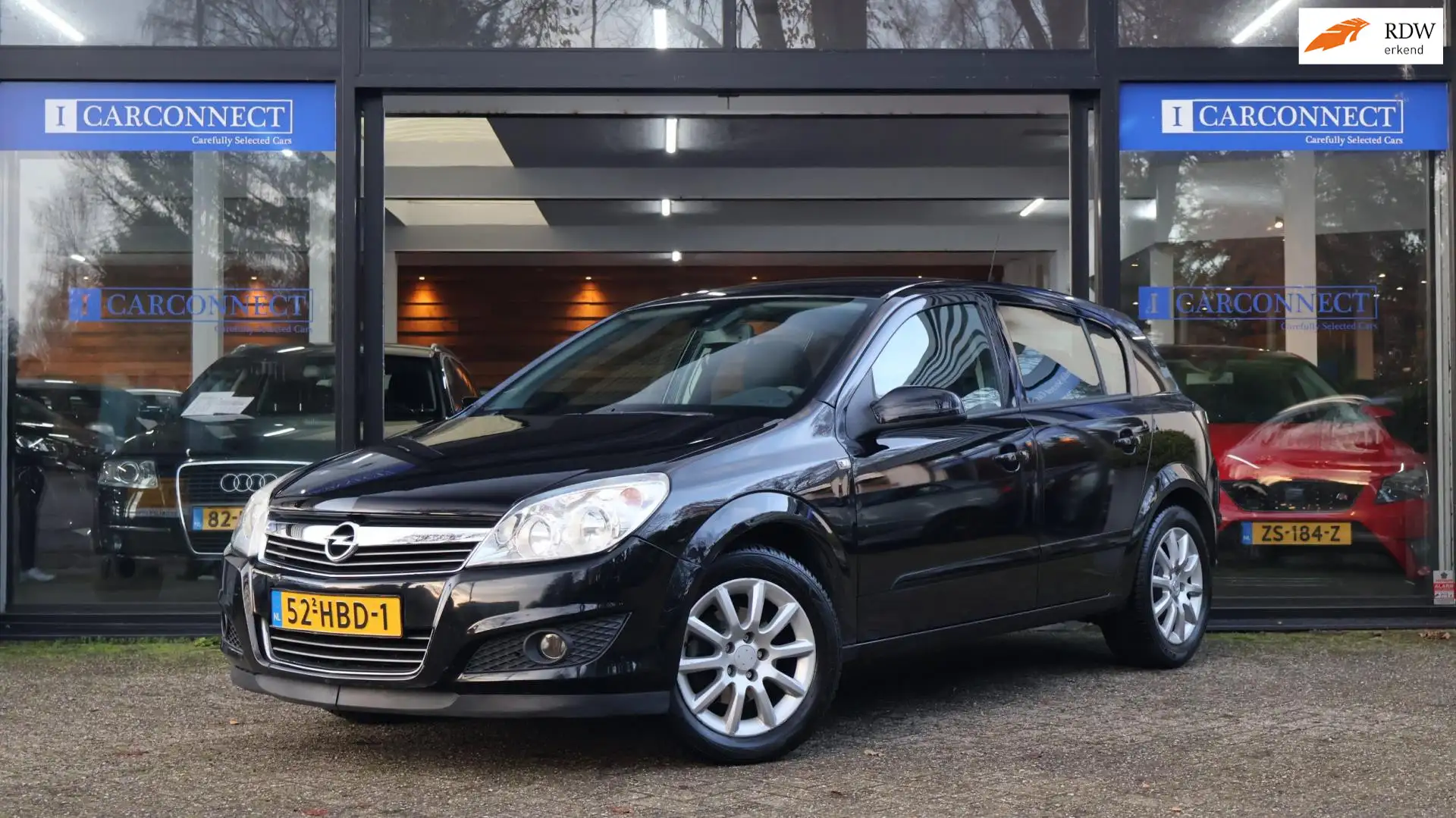 Opel Astra 1.6 Temptation|Clima|PDC|Tr.haak|Nw.APK Zwart - 1