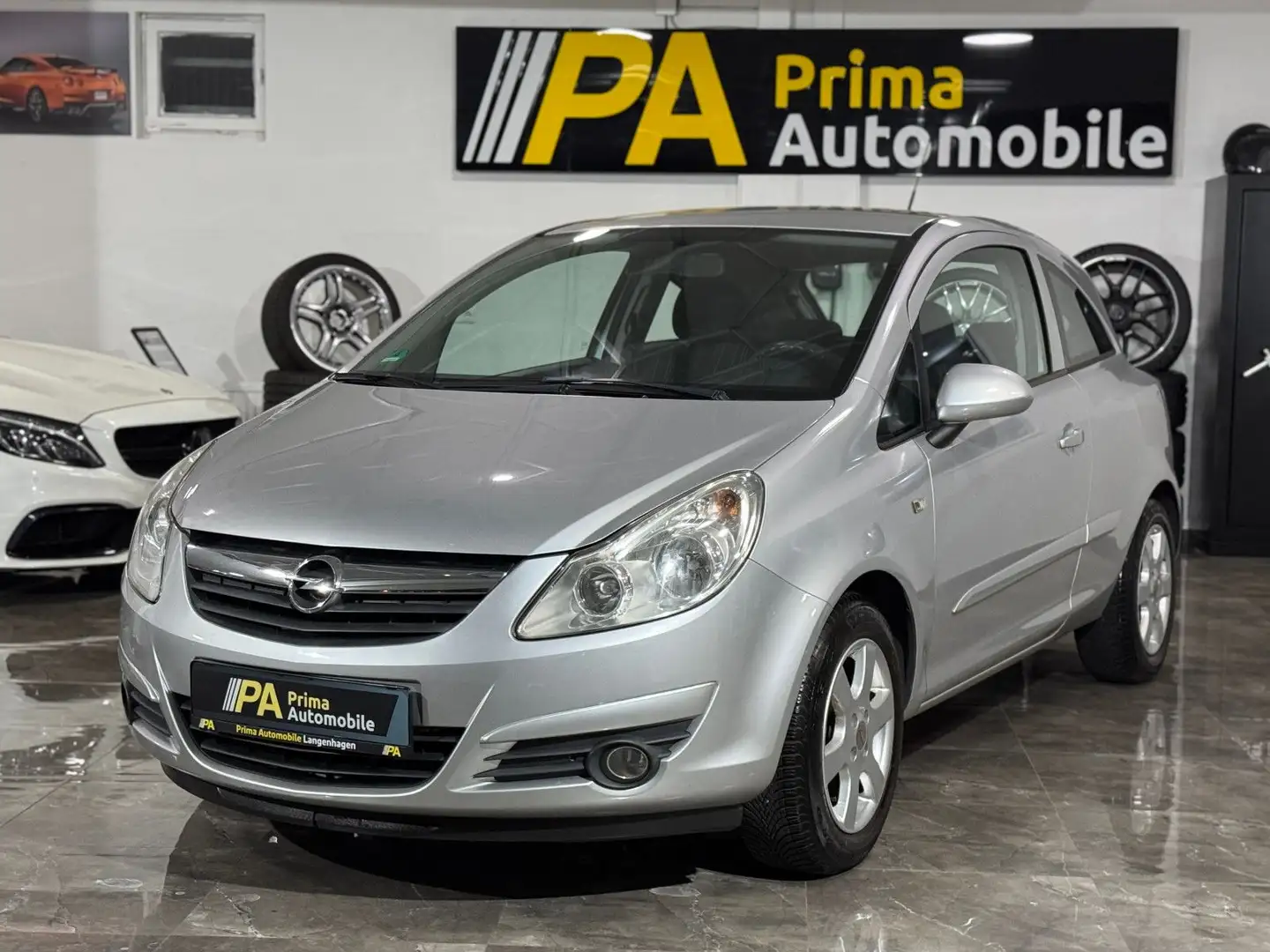 Opel Corsa D 1.2 Edition / Klimaanlage Tempomat Zilver - 1