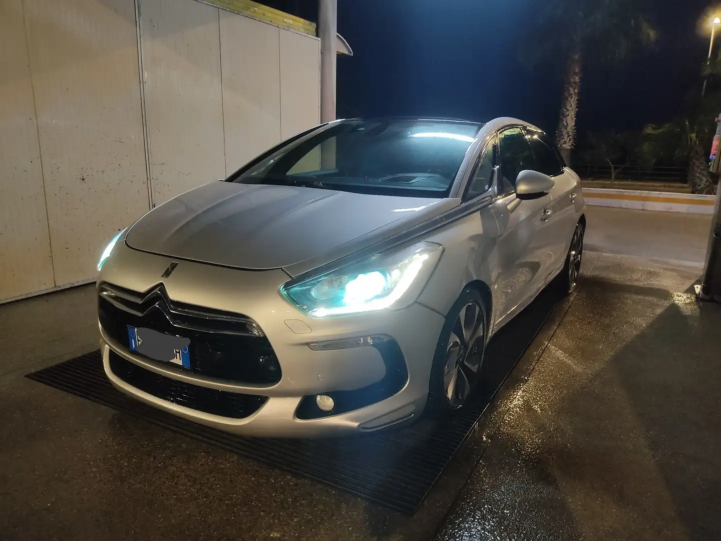 Citroen DS5 2.0 HDi Pure Pearl - 1