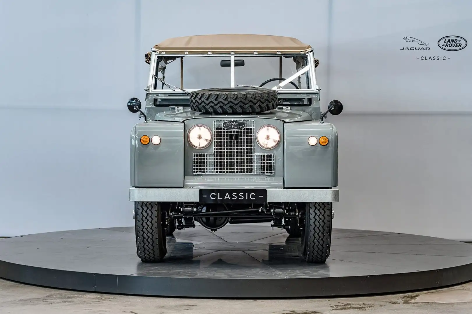 Land Rover Series 88 Serie IIa Soft Top - Frame Off - Perfekt Grey - 1