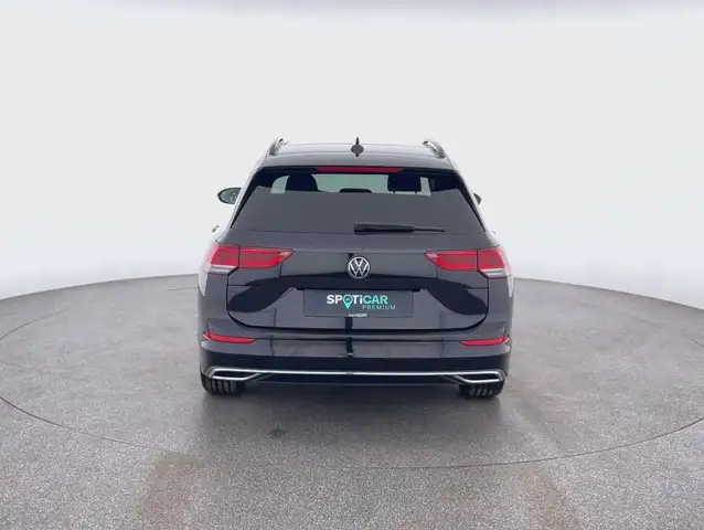 Volkswagen Golf view 4