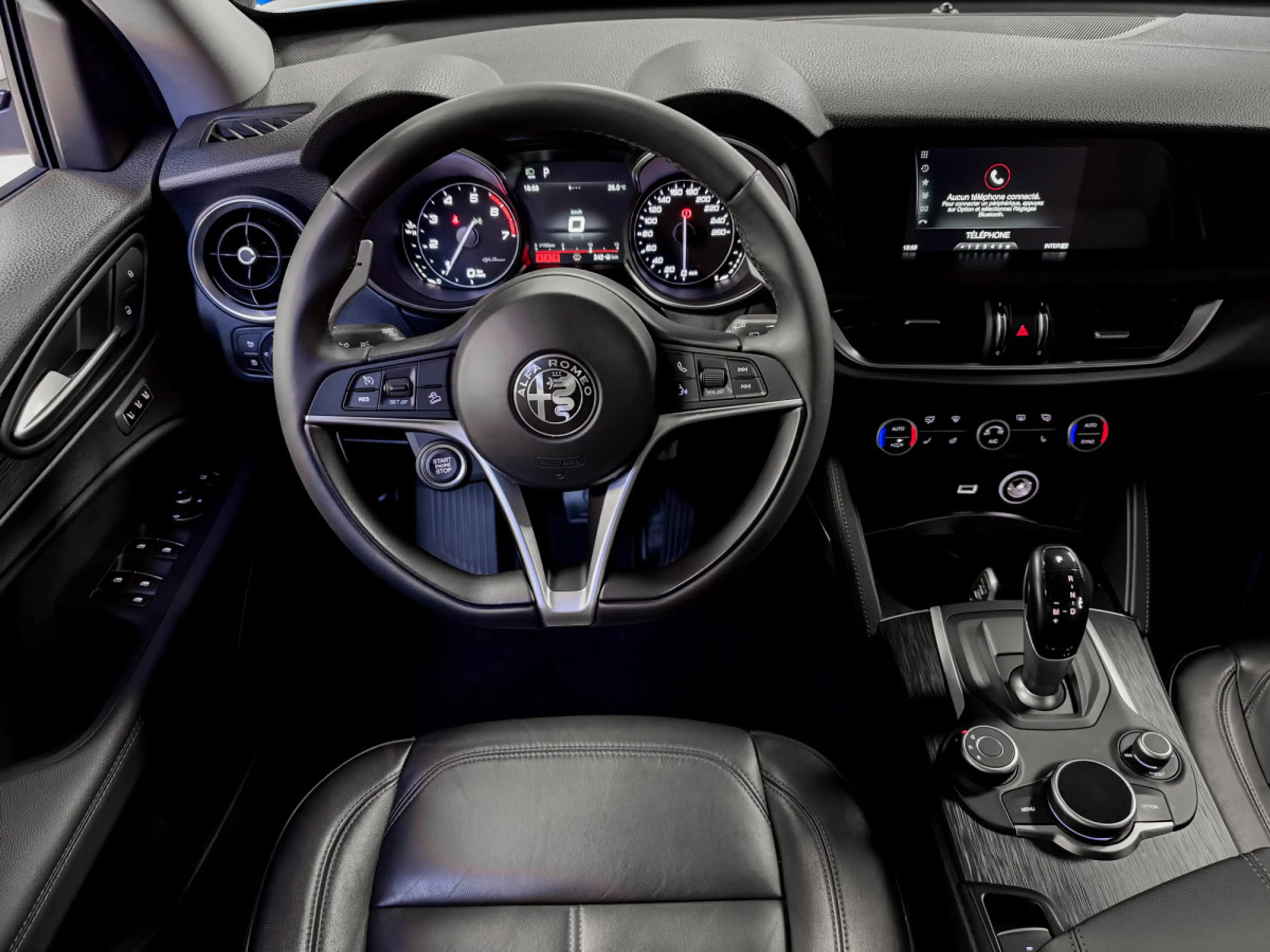 Alfa Romeo Stelvio Q4 2.0 Turbo AWD — photo 10