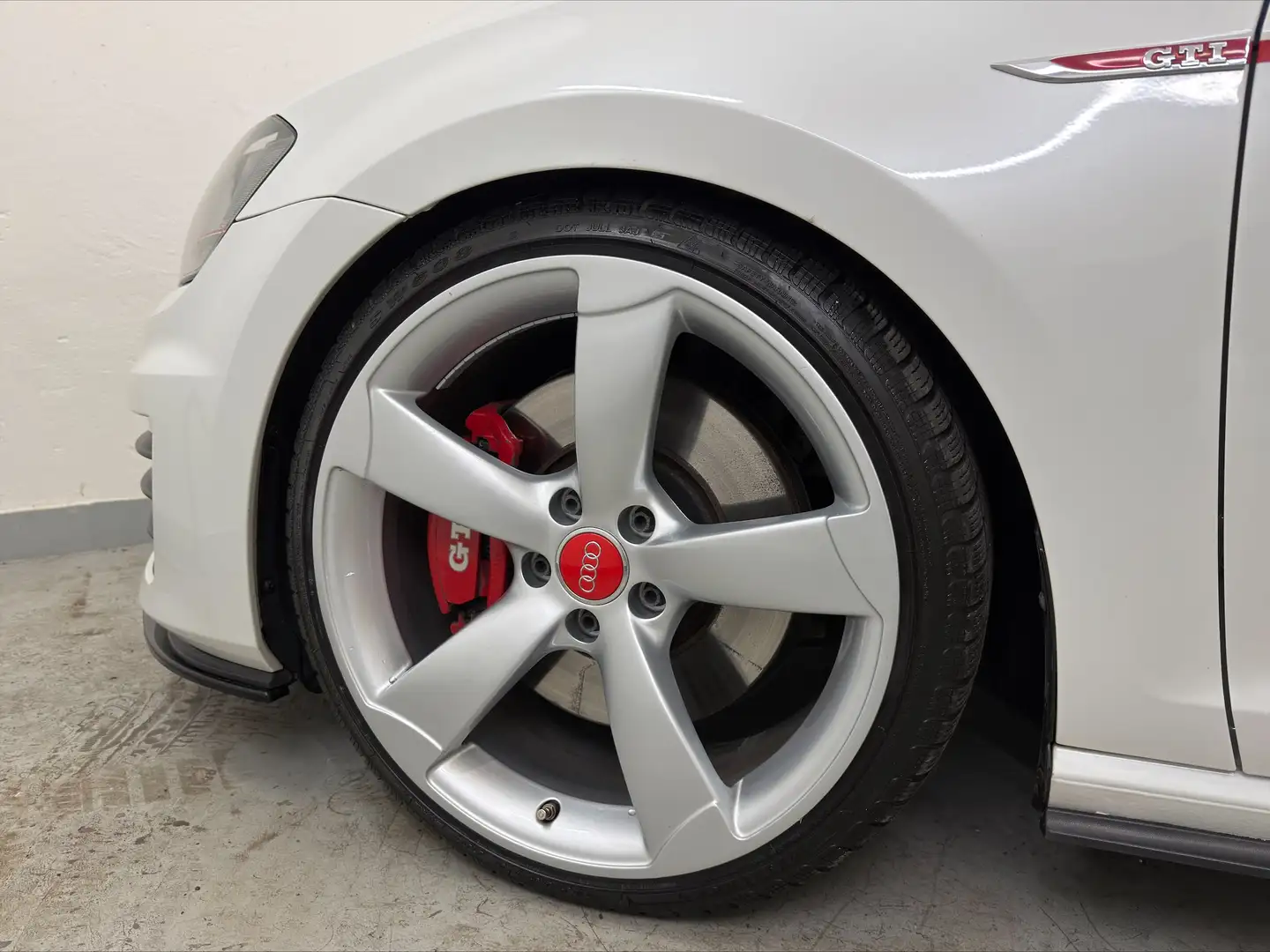 Volkswagen Golf GTI 2,0 TSI DSG Performance Weiß - 2