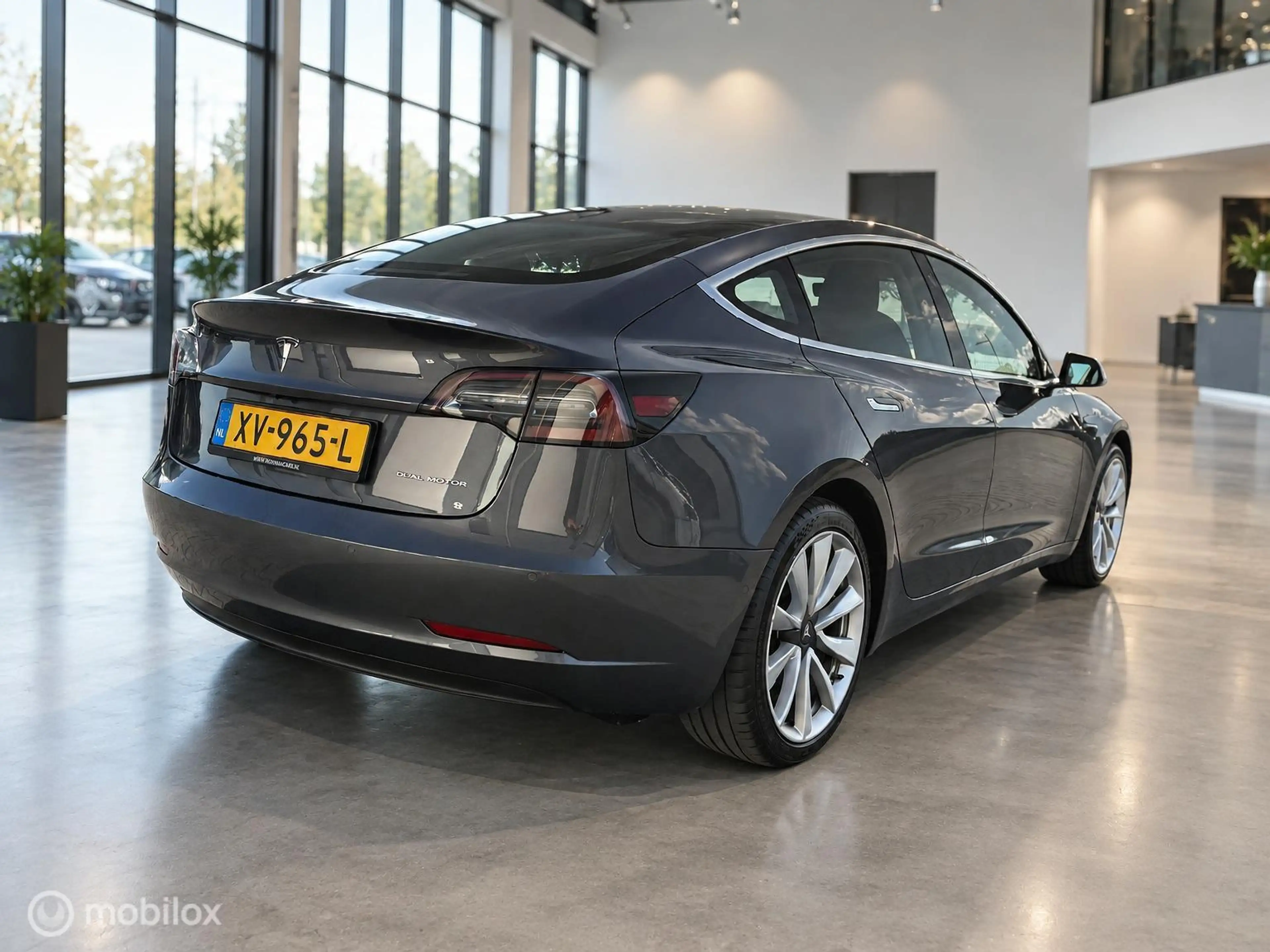 Tesla Model 3 Long Range AWD | 75 kWh | Dual Motor | 19" Perform — photo 7