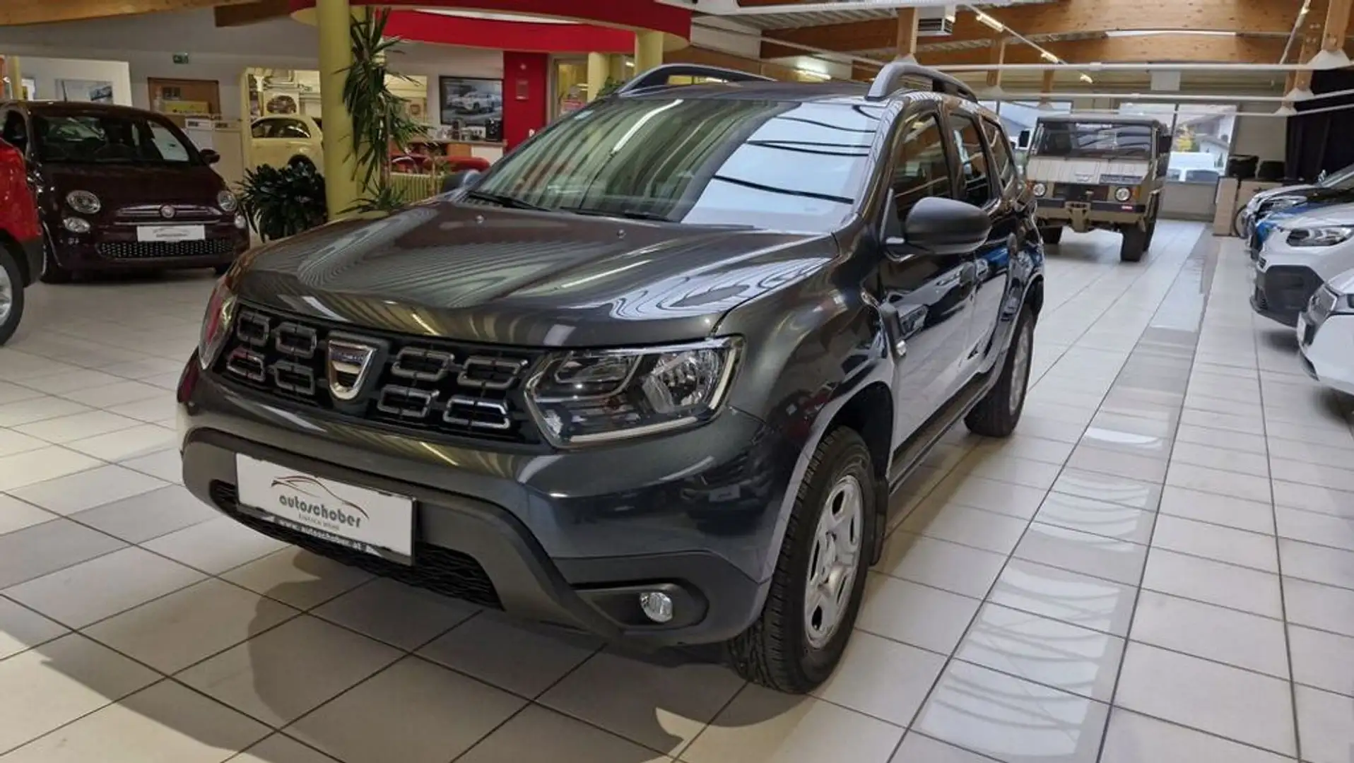 Dacia Duster Essential Grau - 1