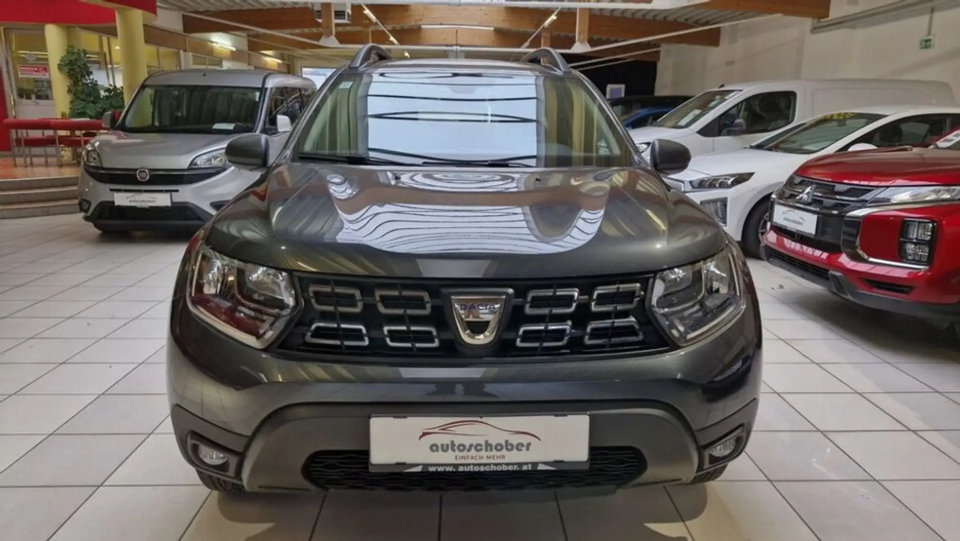 Dacia Duster Essential Grau - 2
