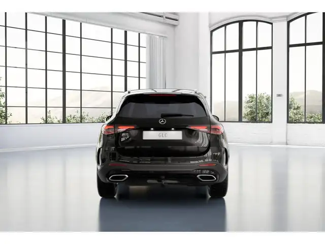 Mercedes-Benz GLC view 4
