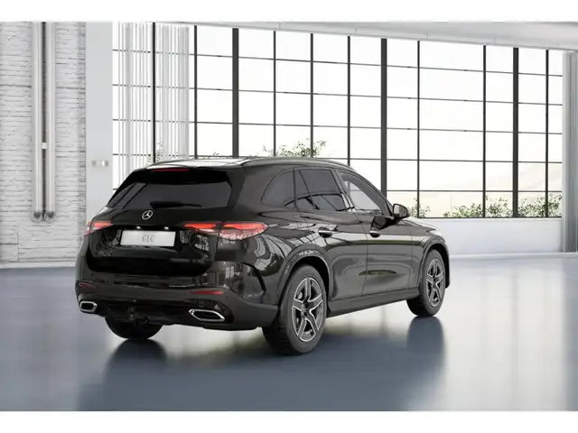 Mercedes-Benz GLC view 3