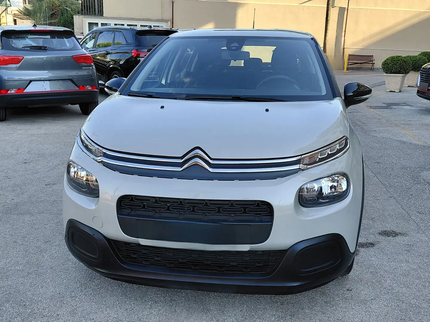 Citroen C3 C3 1.2 puretech live 82cv neopatentati Beige - 2