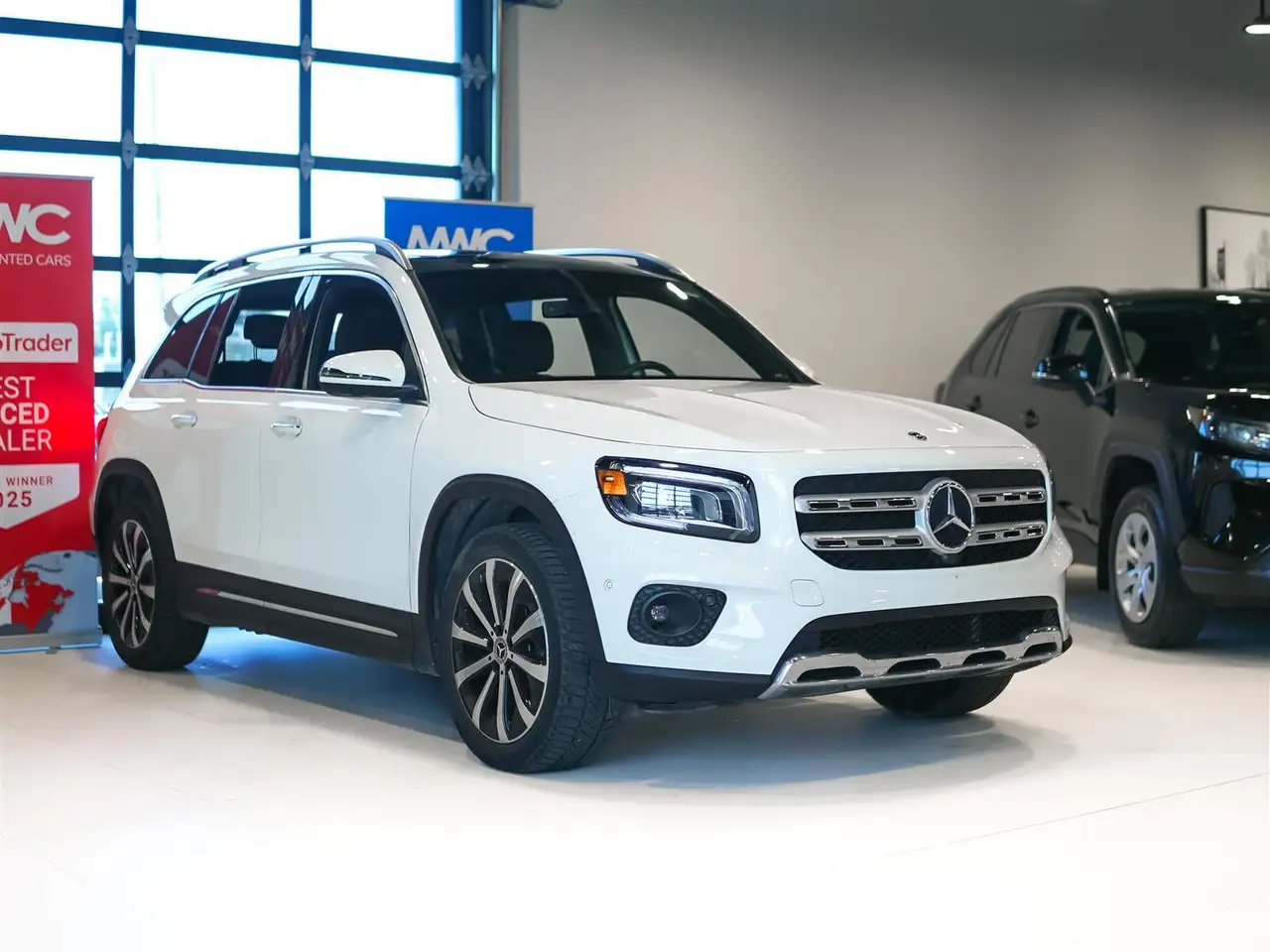 Mercedes-Benz GLB photo Mercedes-Benz GLB