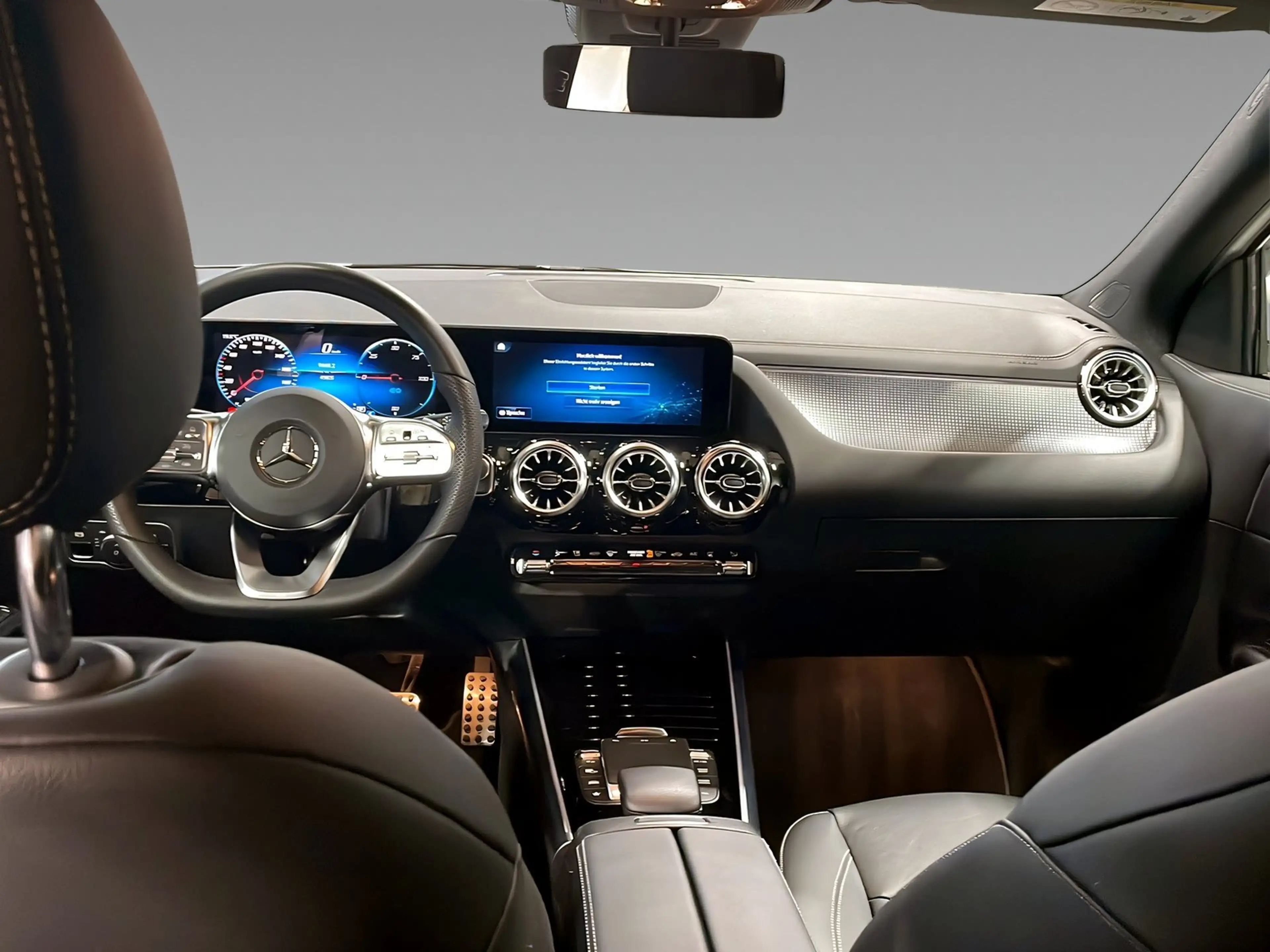 Mercedes-Benz EQA 300 4M AMG+LED+Kamera+CarPlay+Ambiente+SHz — photo 11