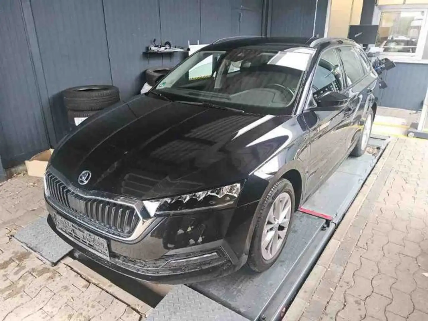 Skoda Octavia Combi 1.4 iV DSG Ambition ANK Navi LED Schwarz - 2