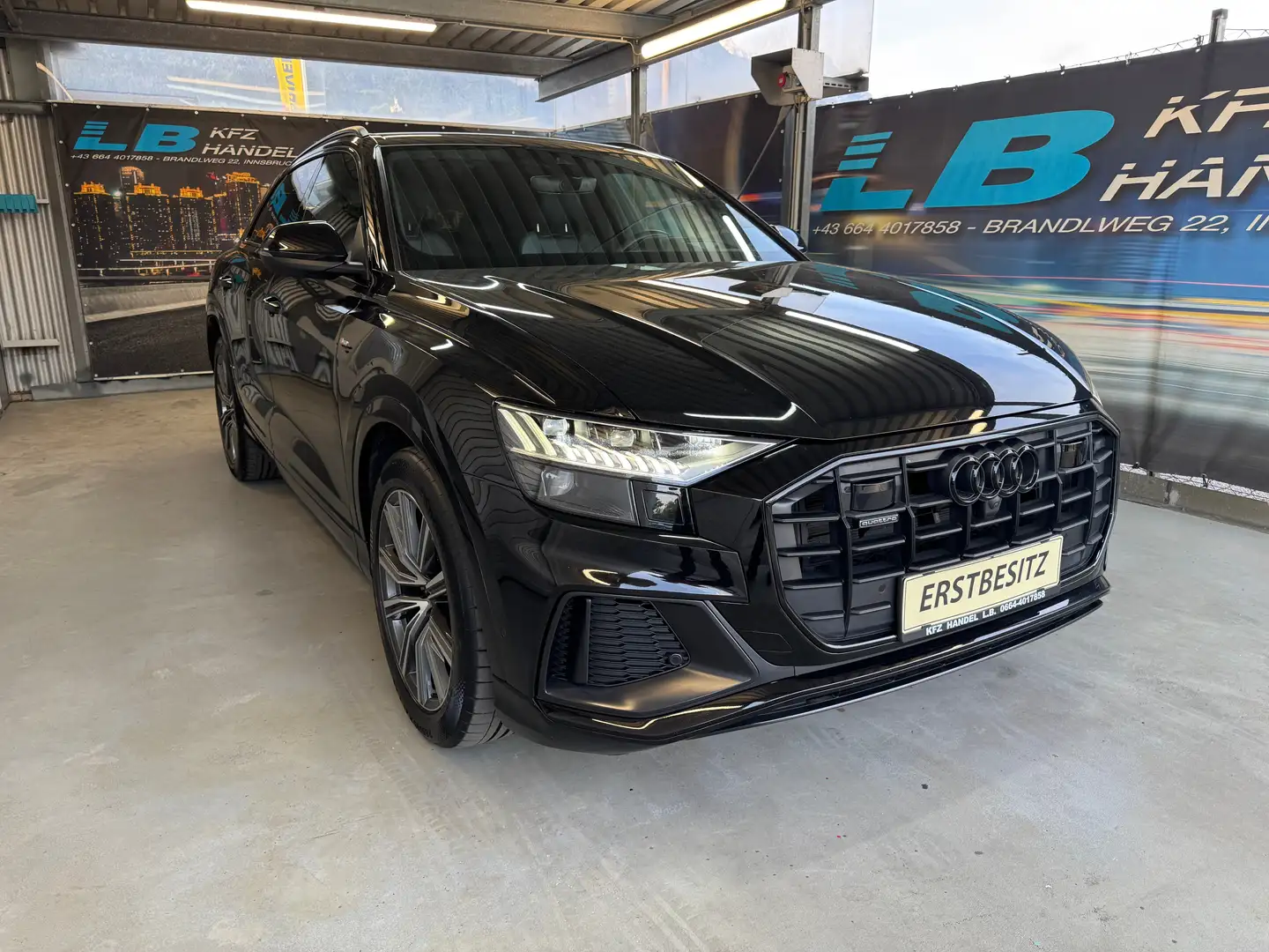 Audi Q8 50 TDI quattro Schwarz - 1
