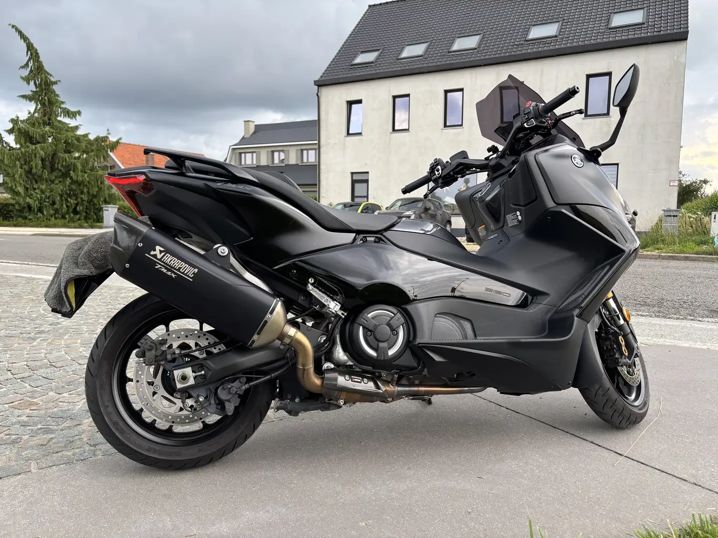Yamaha TMAX 560 Tech Max Black Negro - 2