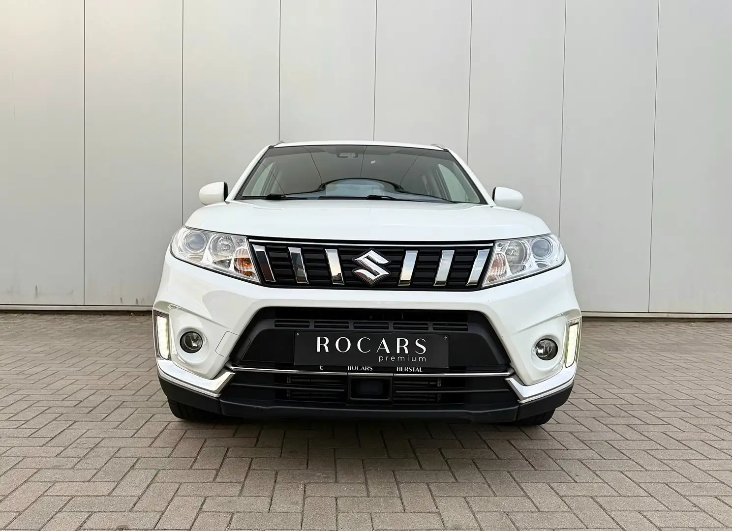 Suzuki Vitara 1.0 * 4X4 * GPS*CAMERA*CRUISE*CARPLAY*GARANTIE 1AN Blanc - 2