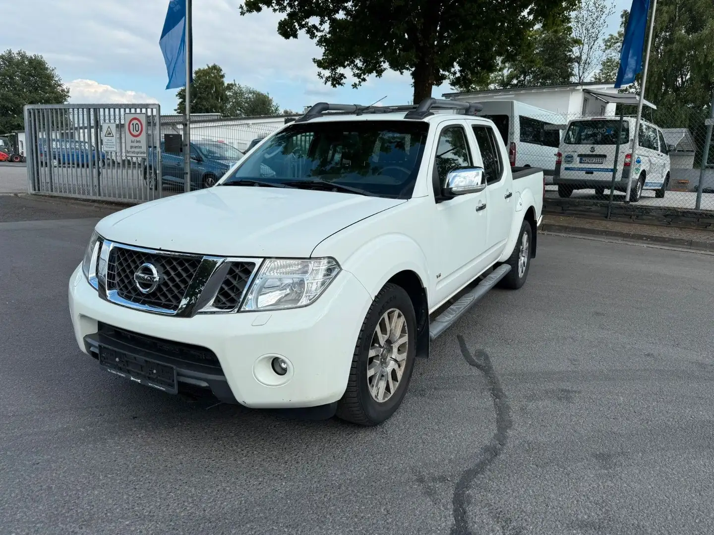 Nissan Navara Pickup Double Cab LE V6 4X4 Weiß - 2