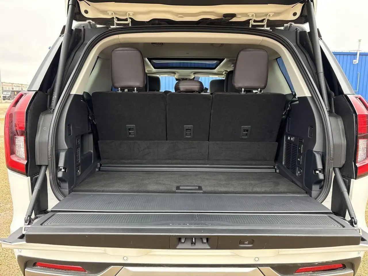 Ford Expedition снимка Ford Expedition