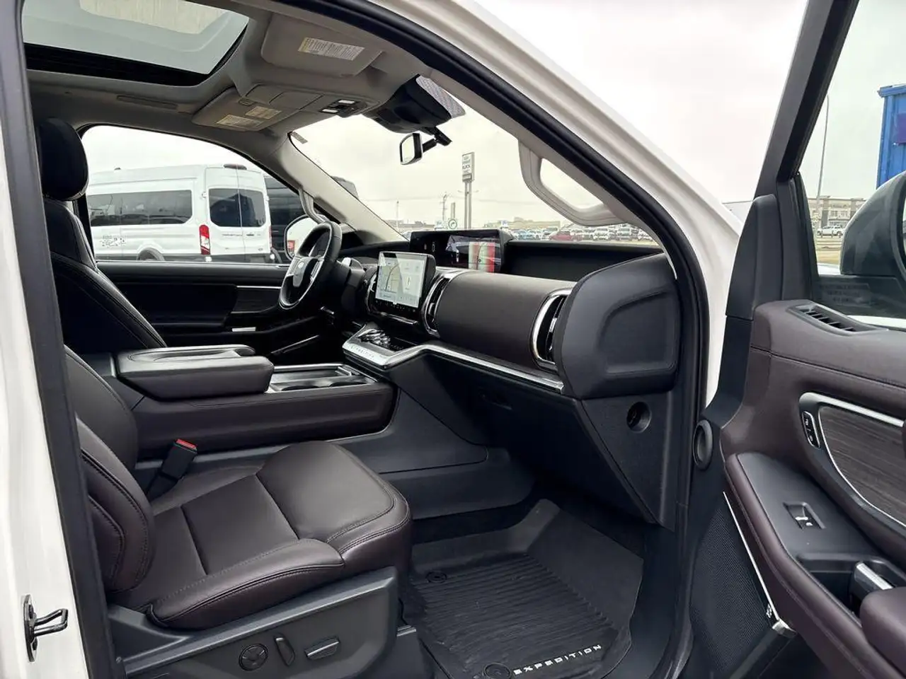 Ford Expedition снимка Ford Expedition