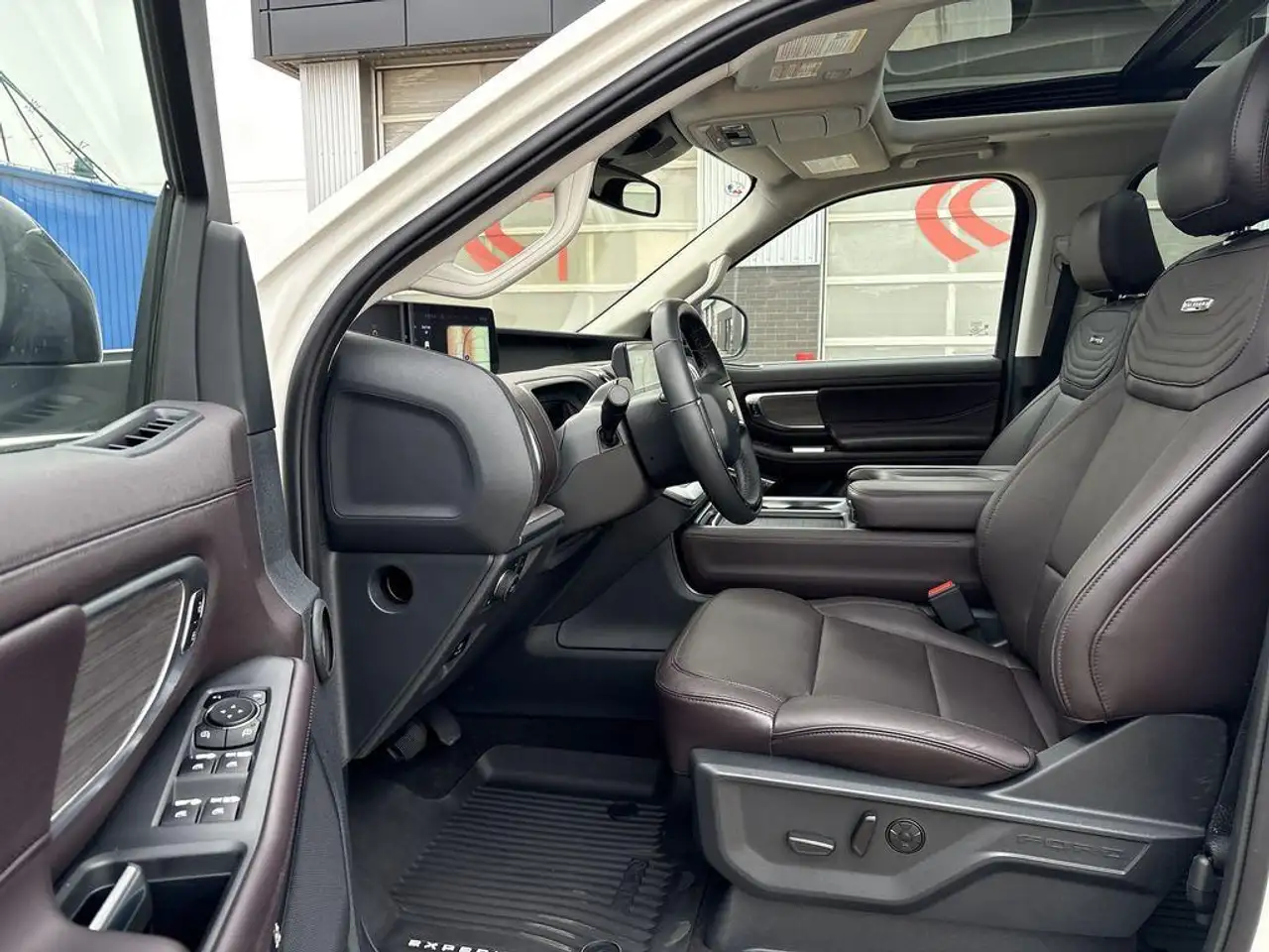 Ford Expedition снимка Ford Expedition