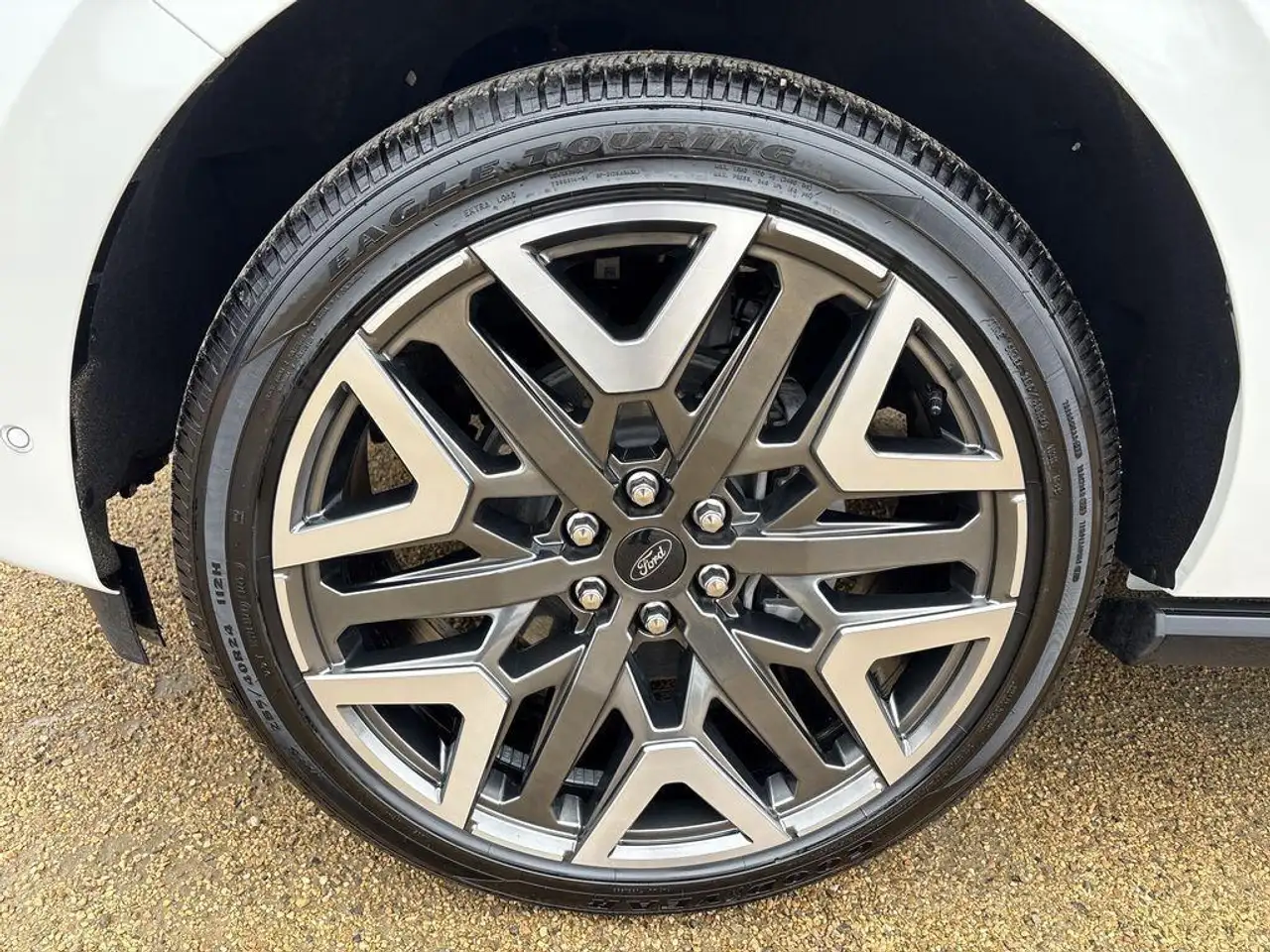 Ford Expedition снимка Ford Expedition