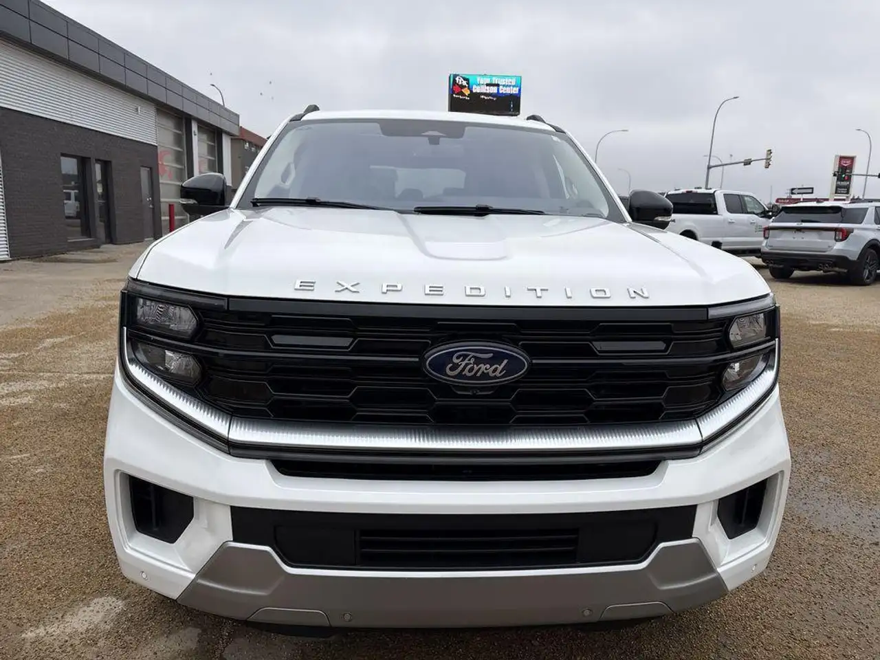 Ford Expedition снимка Ford Expedition