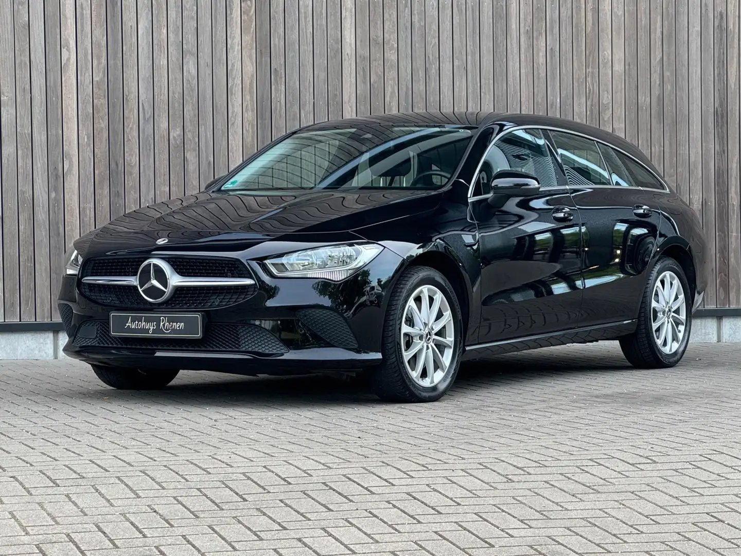 Mercedes-Benz CLA 250 Shooting Brake e Advantage Noir - 2