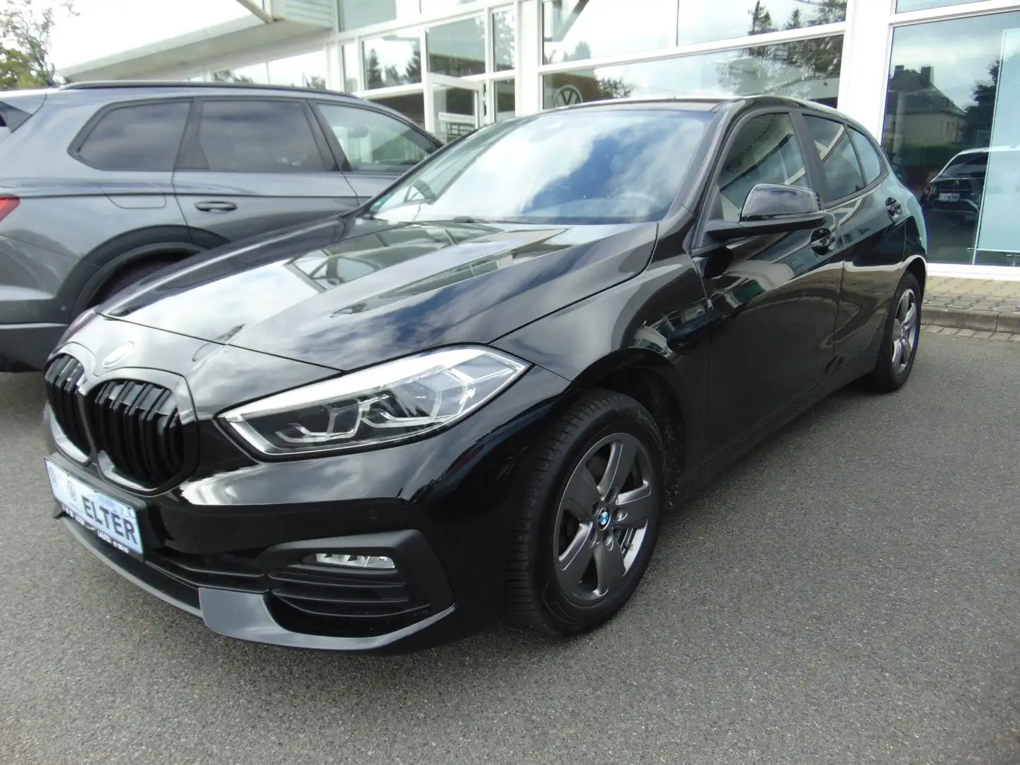 BMW 118 Baureihe 1 Lim. 118 i Advantage Schwarz - 2