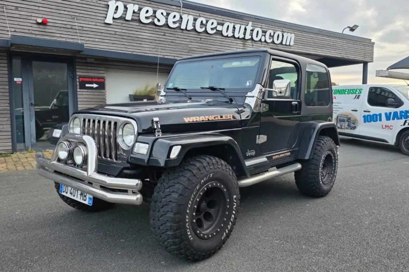 Jeep Wrangler TJ 4.0 SAHARA EQUIPE BV5 Noir - 1