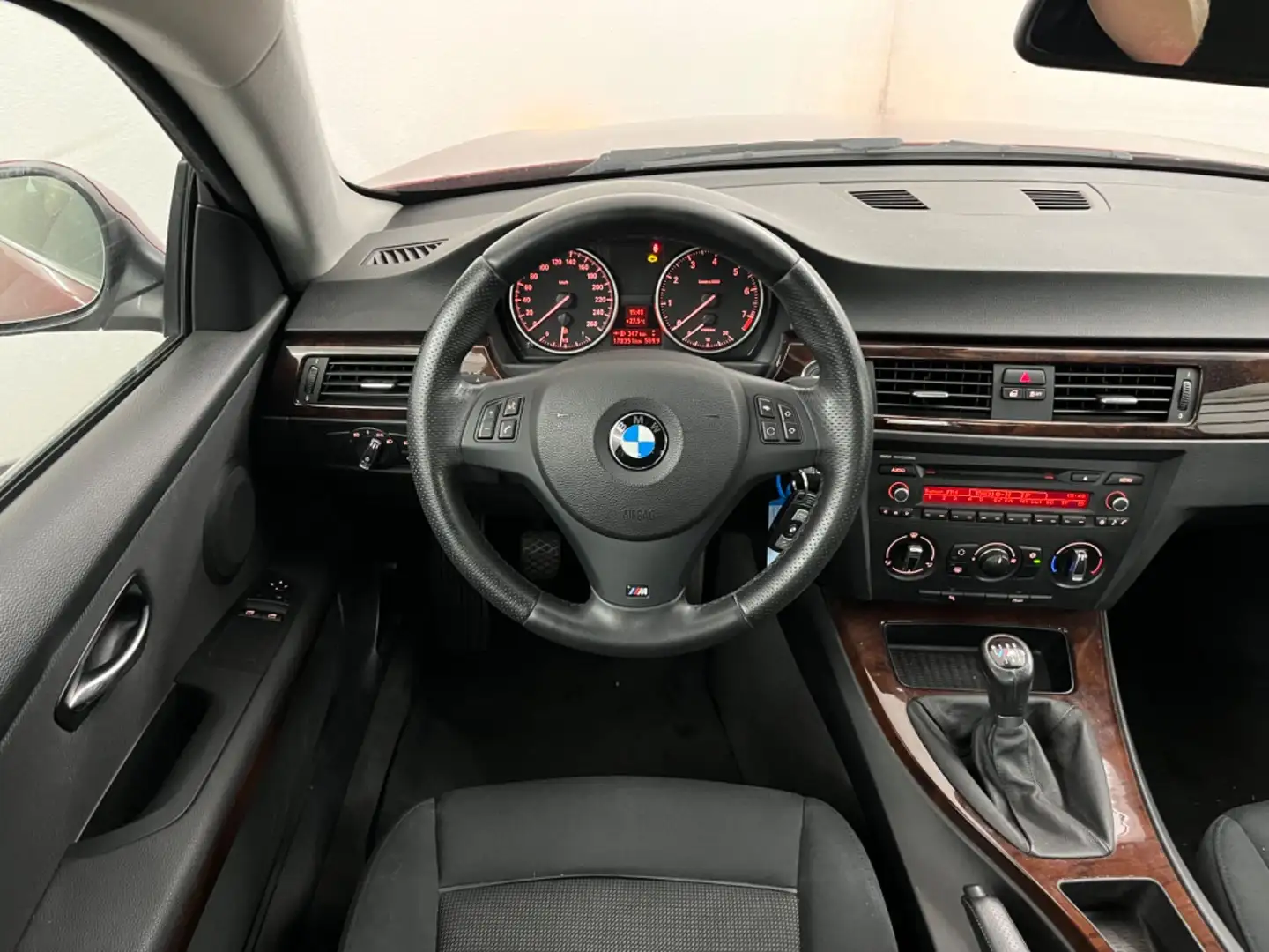 BMW 318 i Coupe ***ERSTBESITZ | Serviceheft vollständig*** Rot - 2