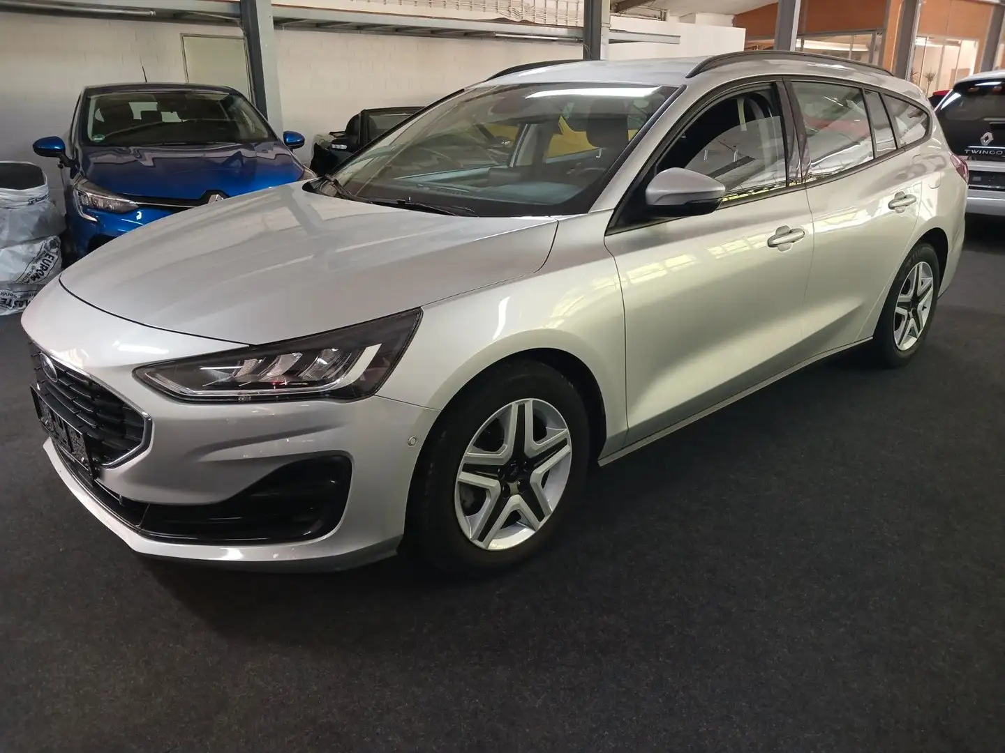 Ford Focus Turnier Cool & Connect 1.HAND GARANTIE NAV Silber - 1