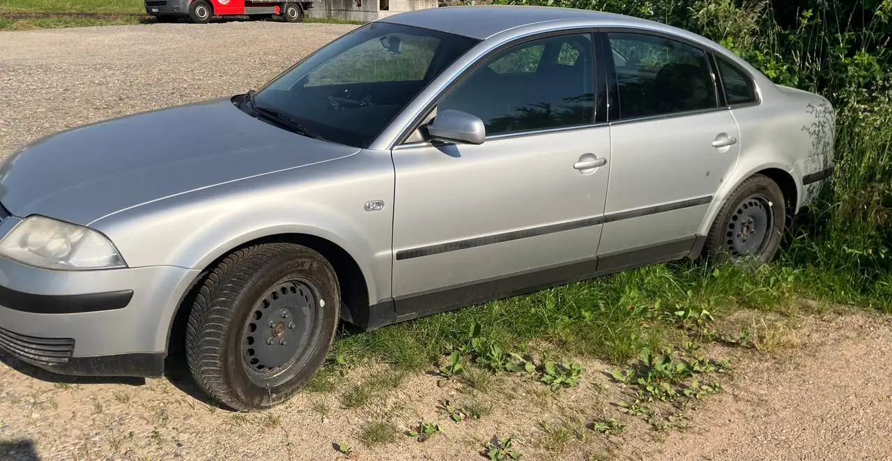 Volkswagen Passat 1.6, foto 1