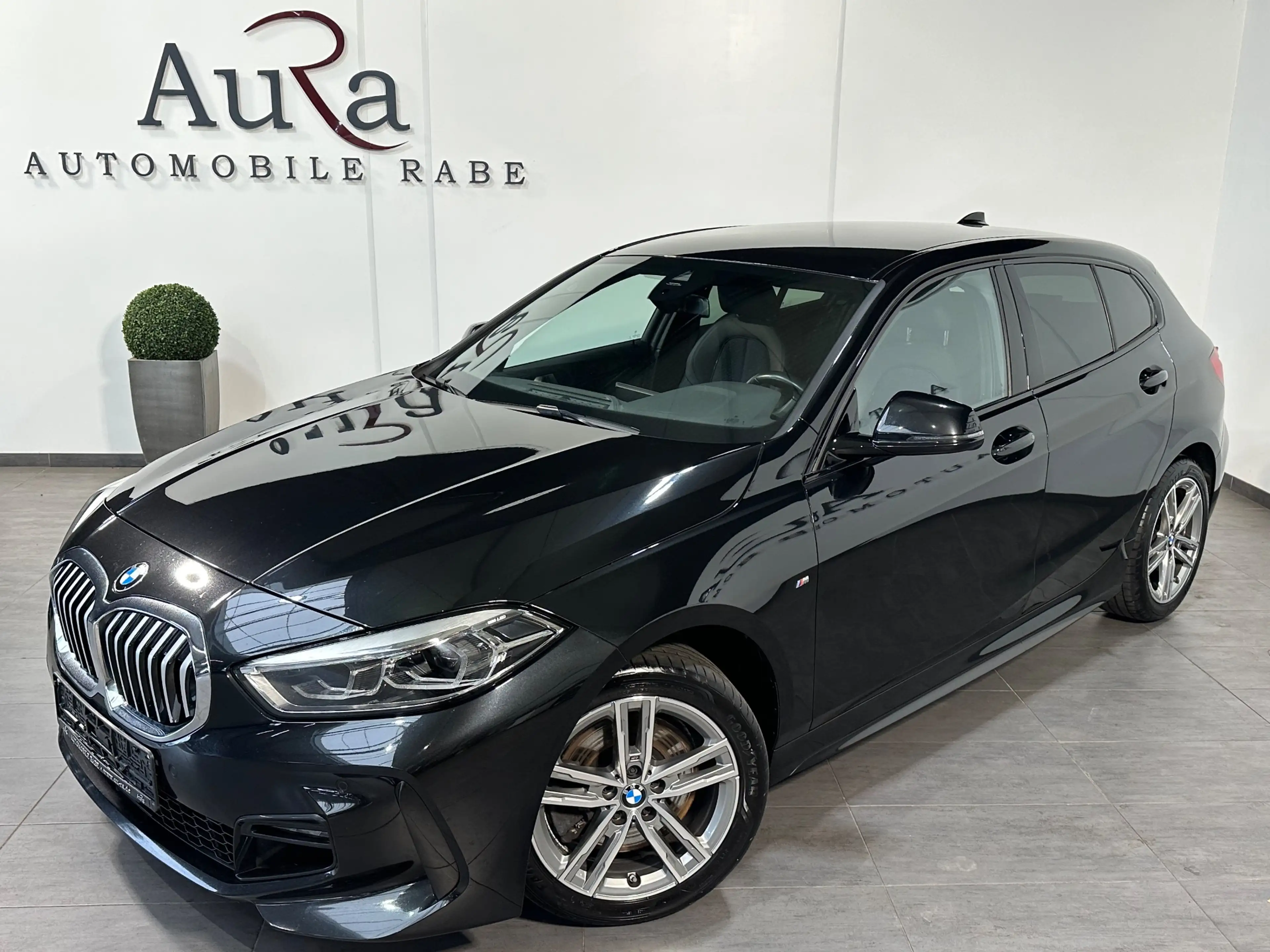BMW 120 d M-Sport NAV+LED+HARMAN/KARDON+LNKHZG+ACC+17ZO — photo 2