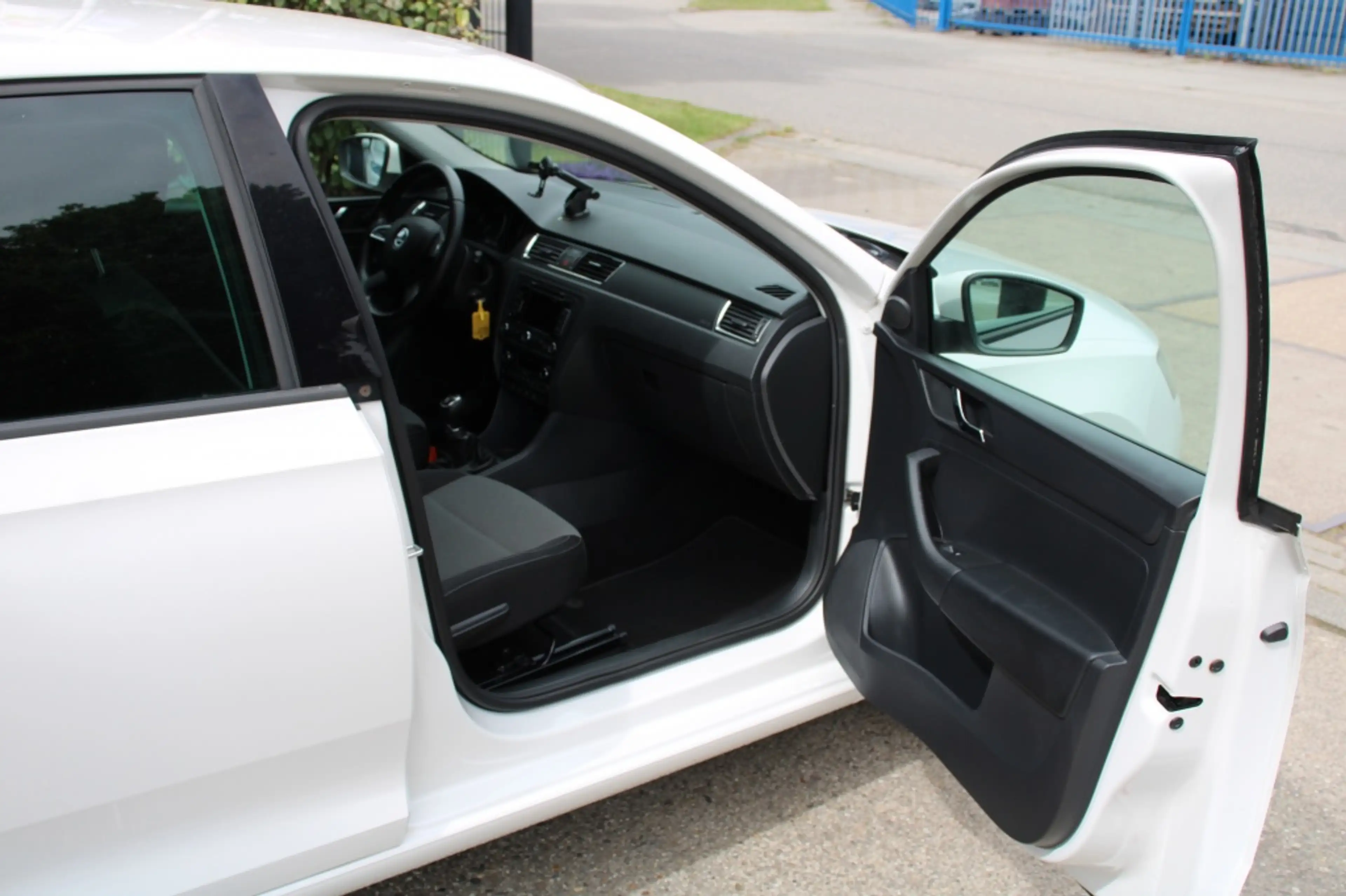 Skoda Rapid/Spaceback 1.2 TSI Grt Eleg Bns — photo 12