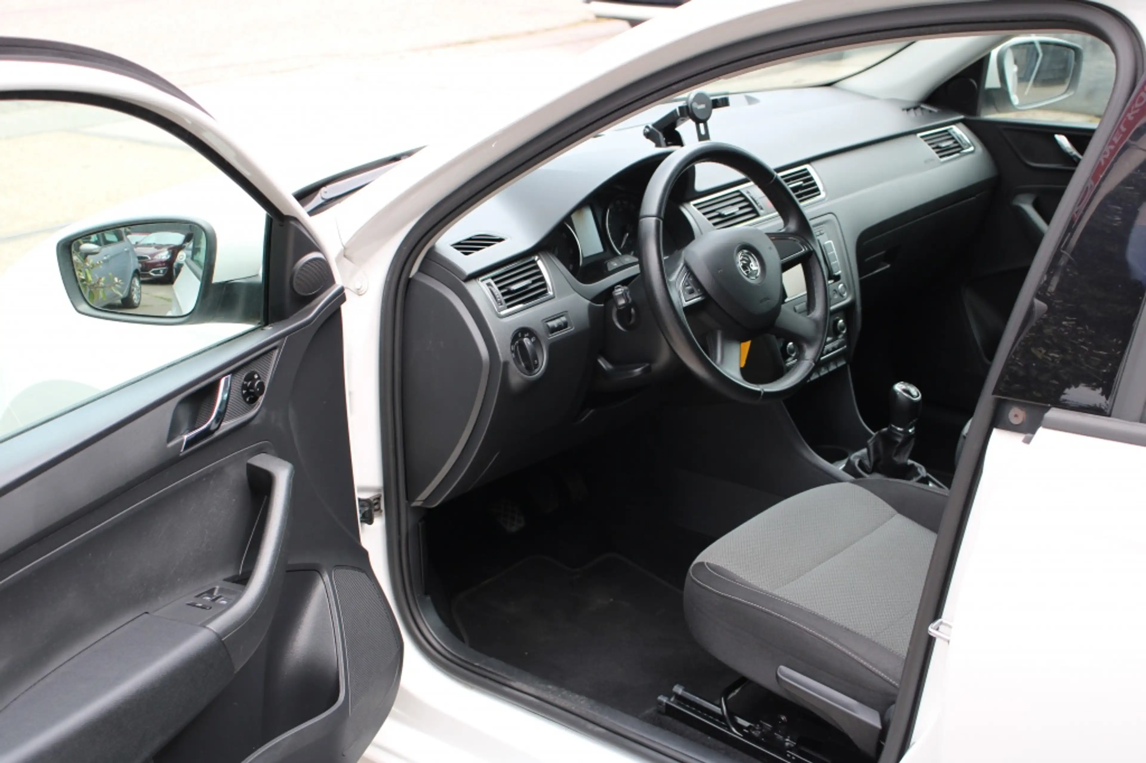 Skoda Rapid/Spaceback 1.2 TSI Grt Eleg Bns — photo 8