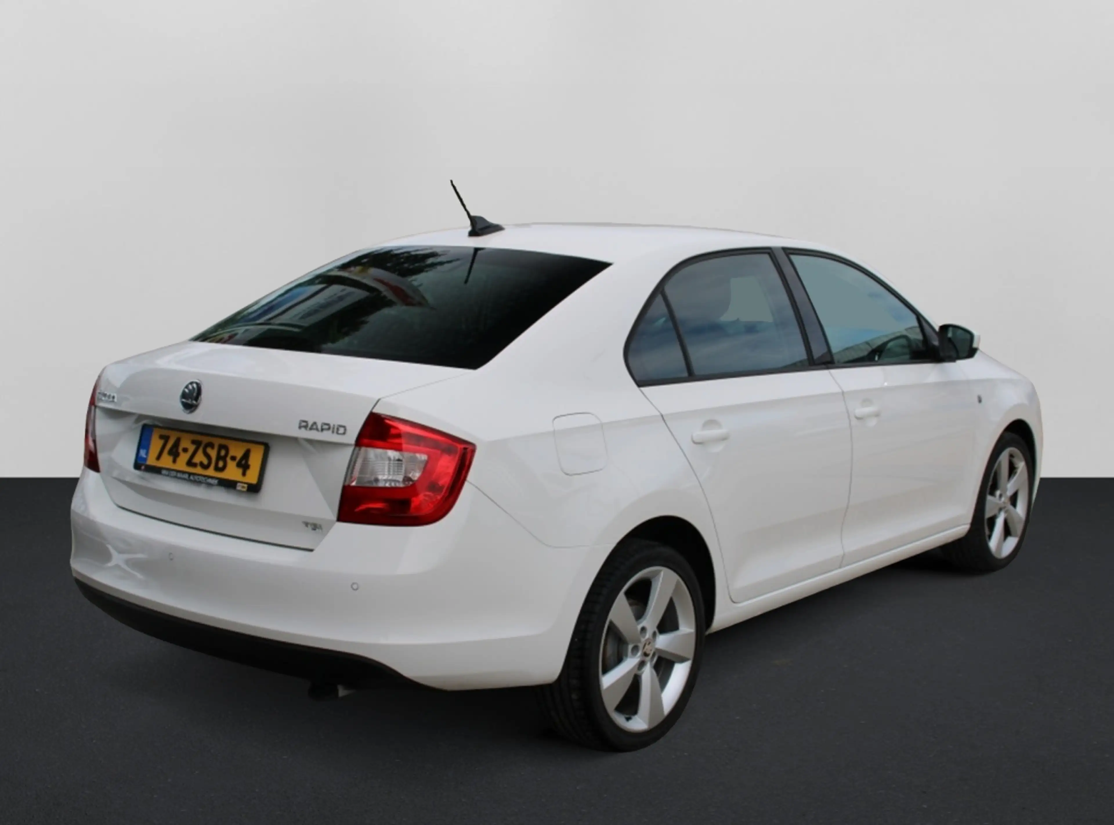 Skoda Rapid/Spaceback 1.2 TSI Grt Eleg Bns — photo 4
