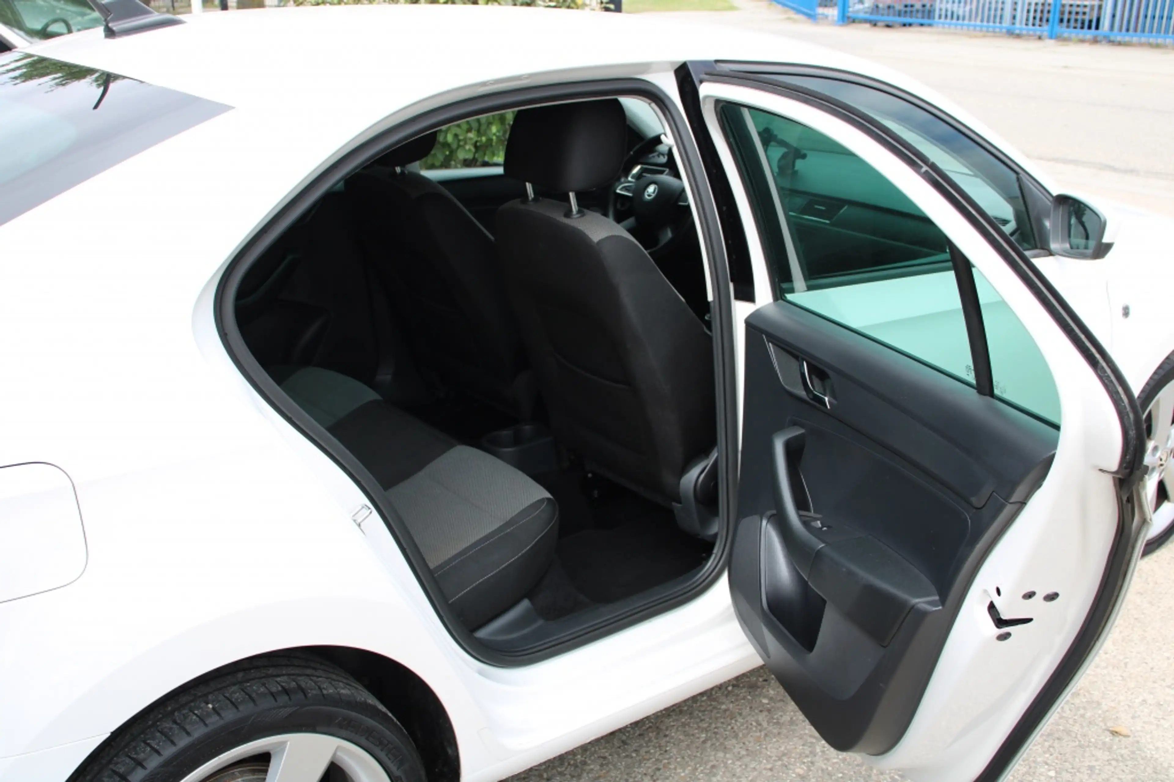 Skoda Rapid/Spaceback 1.2 TSI Grt Eleg Bns — photo 11