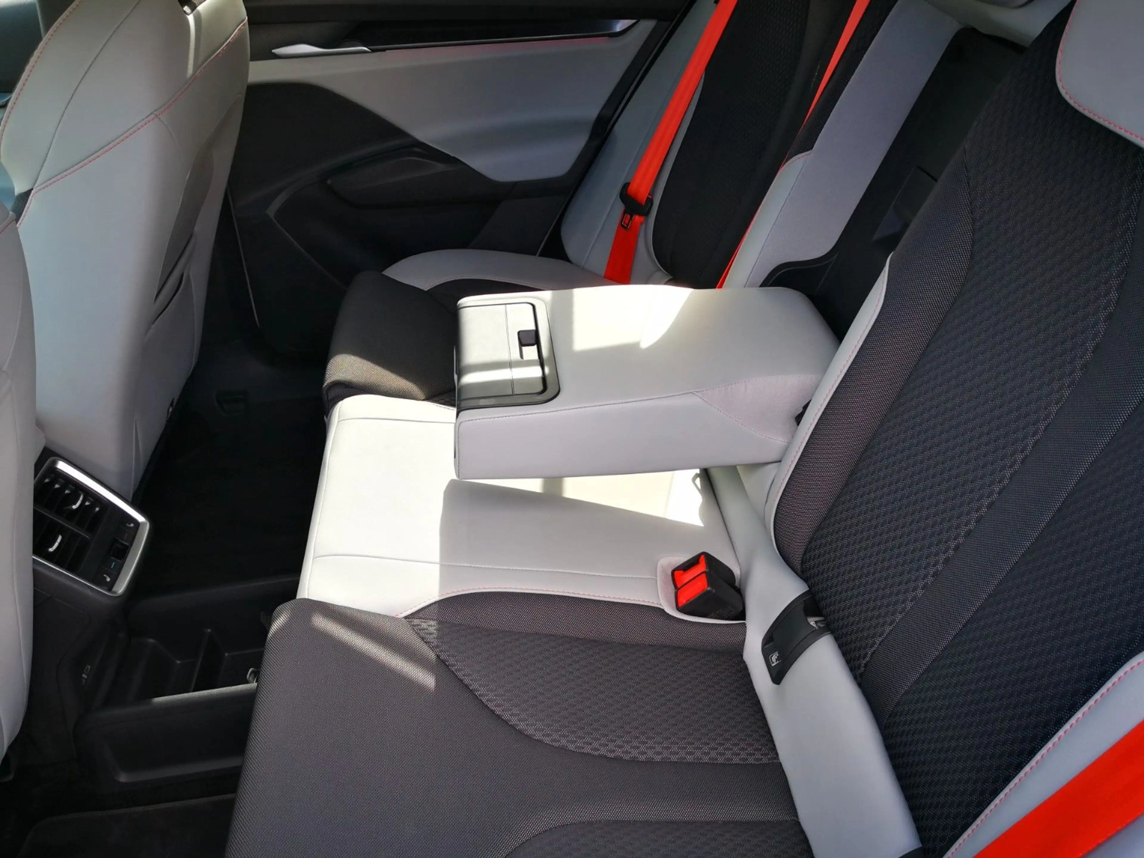 Skoda Elroq ELROQ 85 FIRST EDITION SPORTLINE AHK MAXX WÄRMEP — photo 15