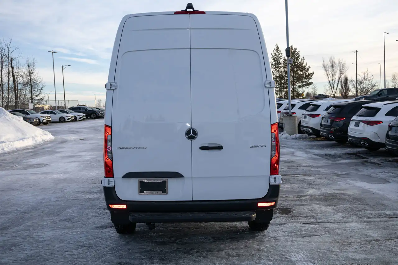 Mercedes-Benz Sprinter снимка Mercedes-Benz Sprinter